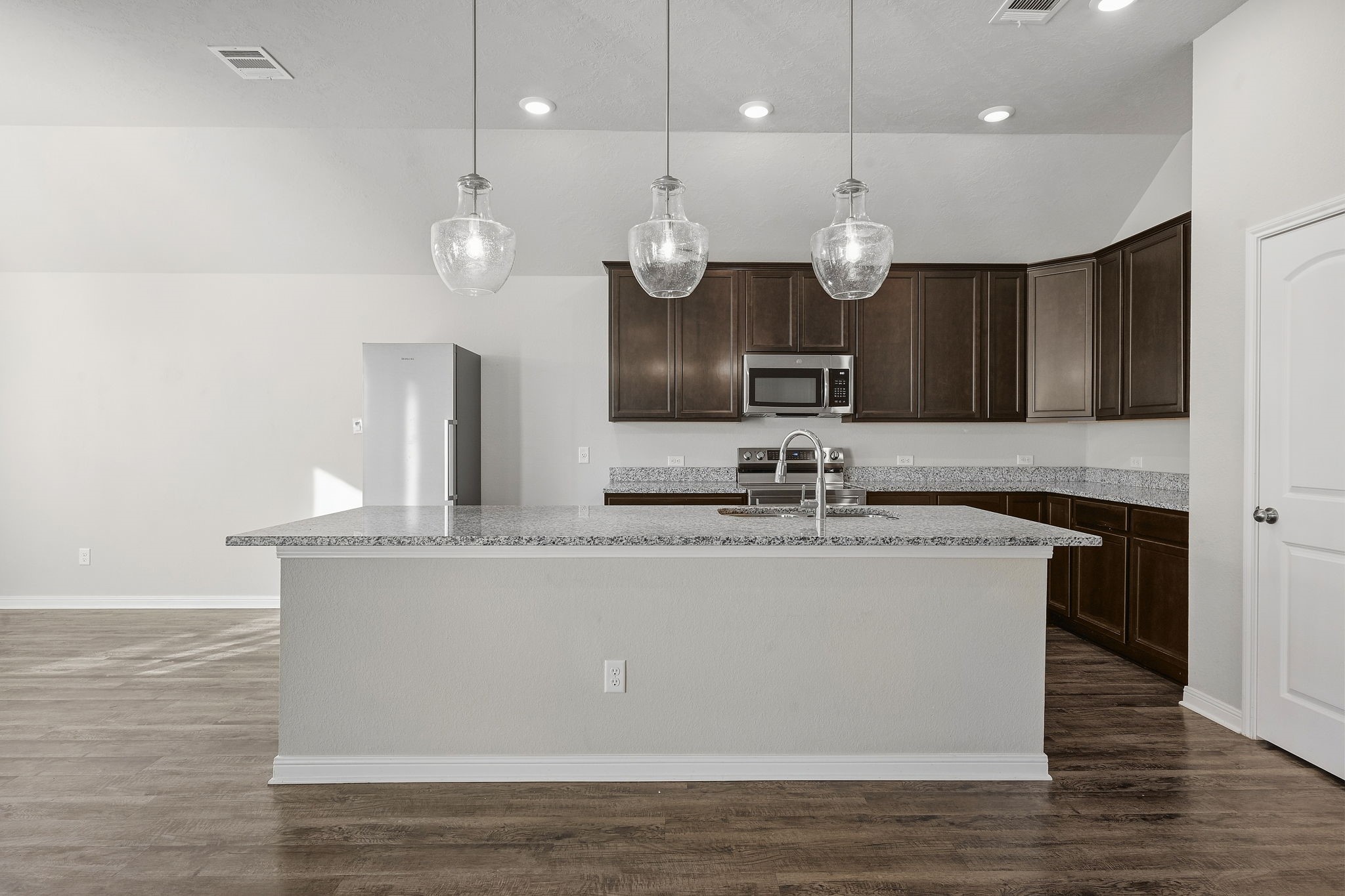 3465 Lockett Hall Circle Property Photo 4