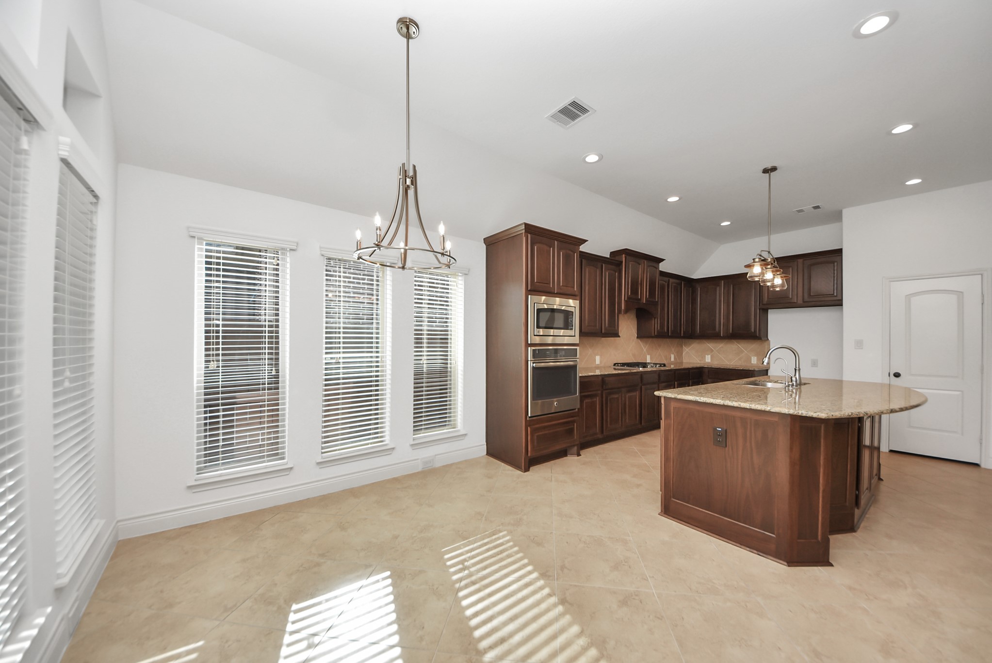 27126 Ashley Hills Court Property Photo 15