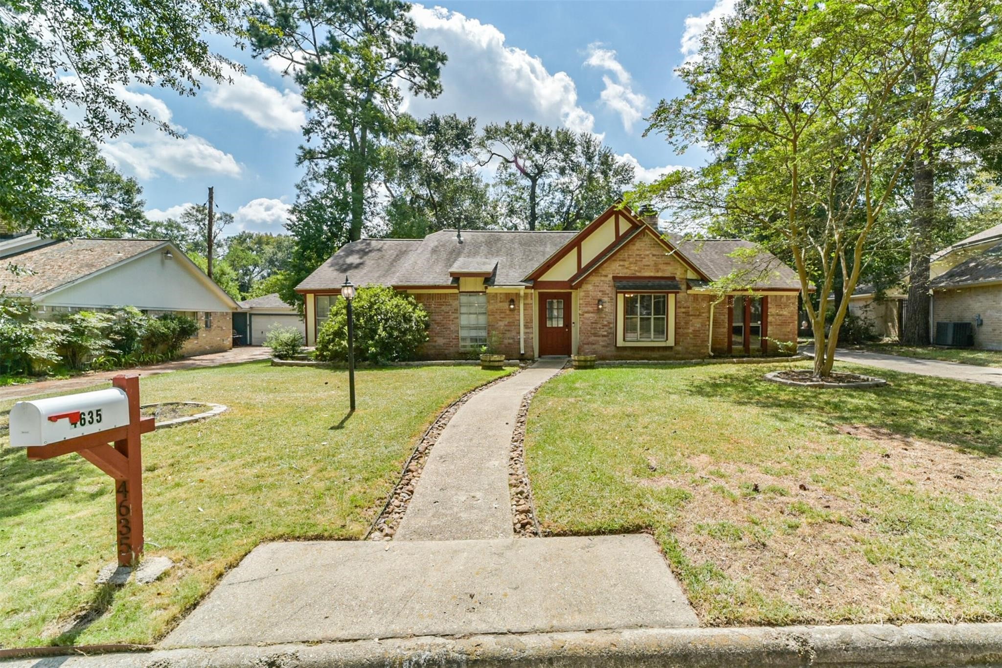 4635 Deer Point Drive Property Photo