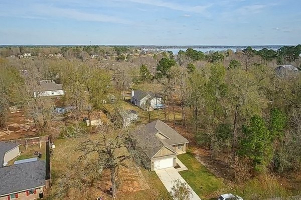527 Autumn Lane Property Photo 27