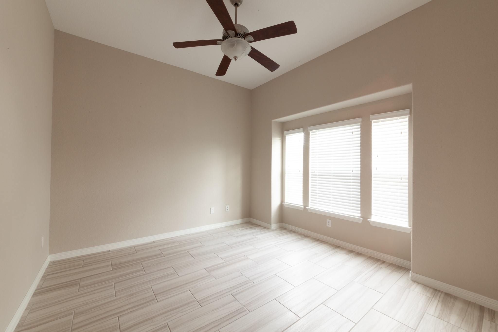 22138 Grand Mist Drive Property Photo 3