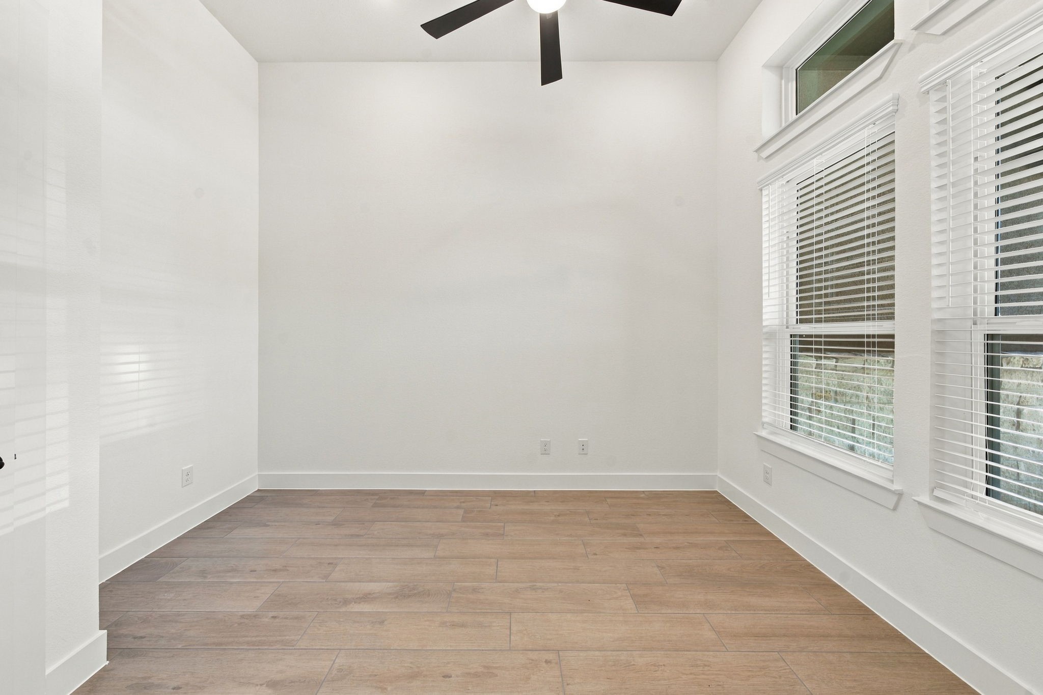 12219 Denham Drive Property Photo 8