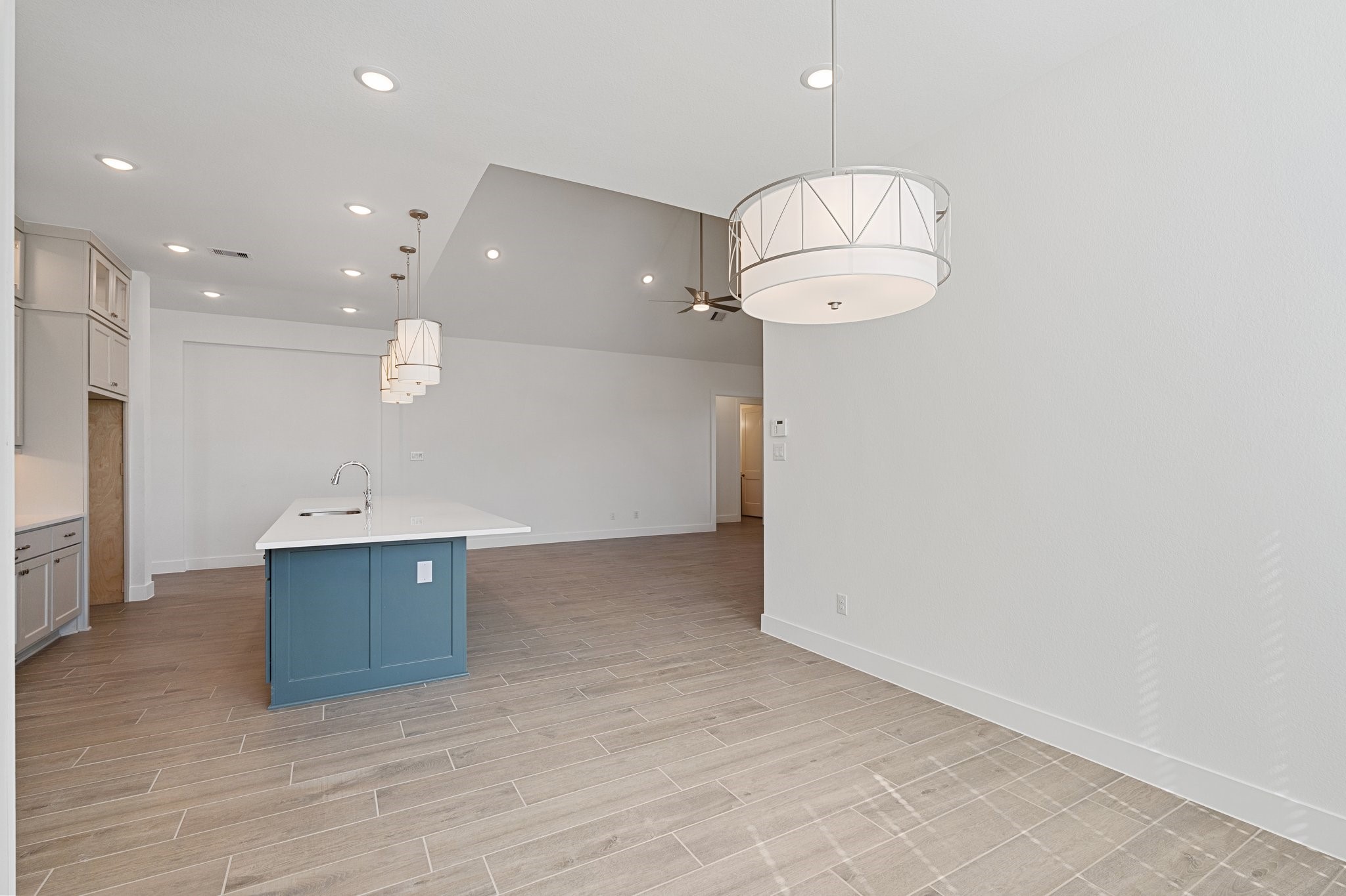12219 Denham Drive Property Photo 10