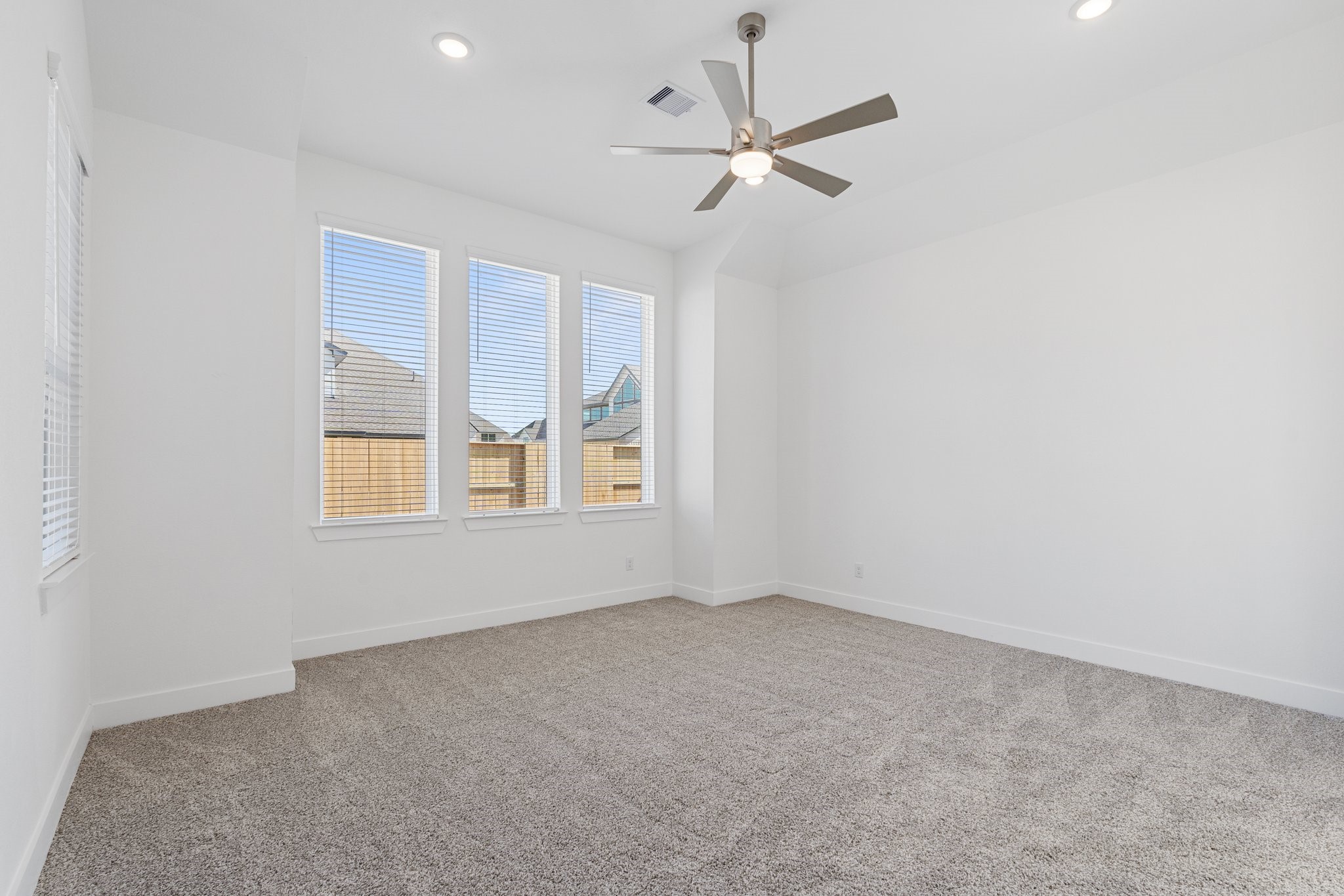 12219 Denham Drive Property Photo 13