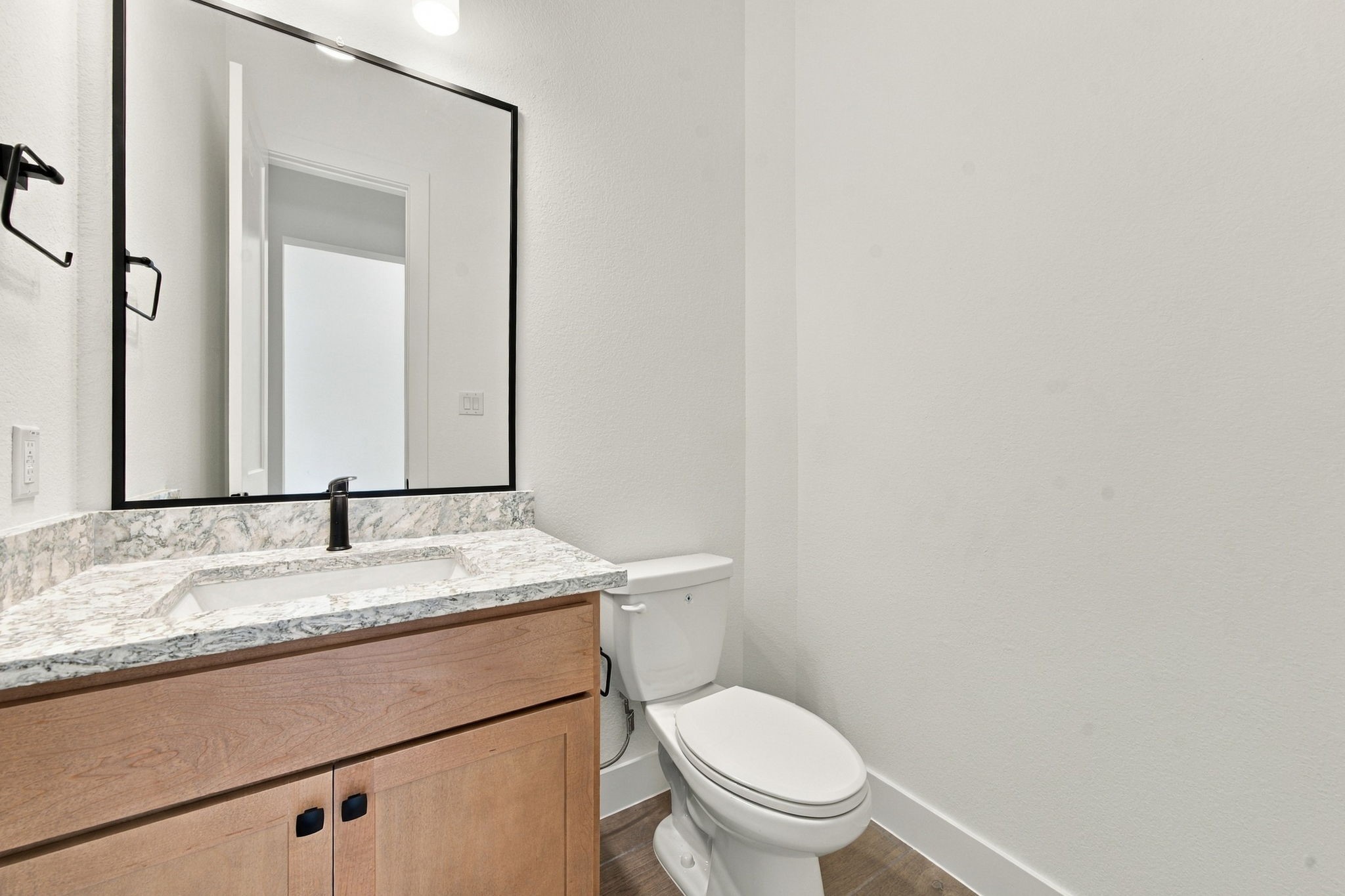 12219 Denham Drive Property Photo 15