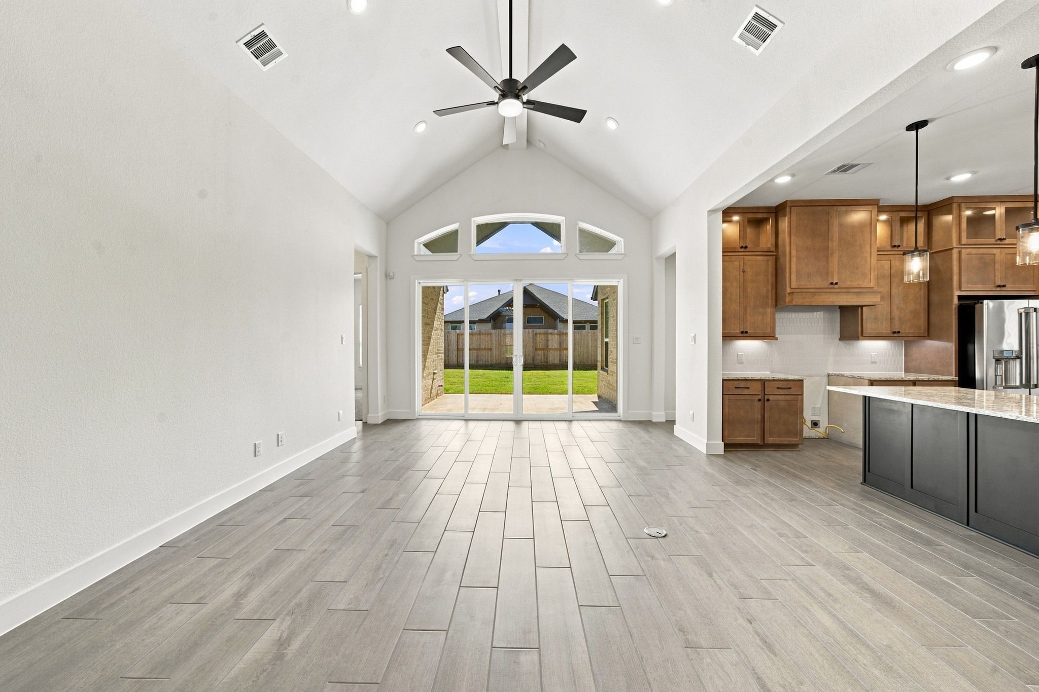 12219 Denham Drive Property Photo 16