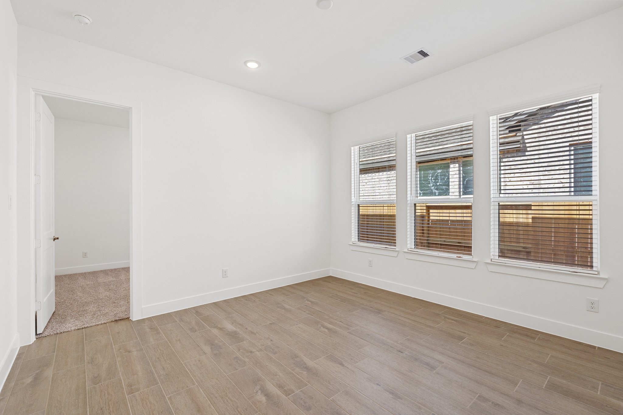 12219 Denham Drive Property Photo 18