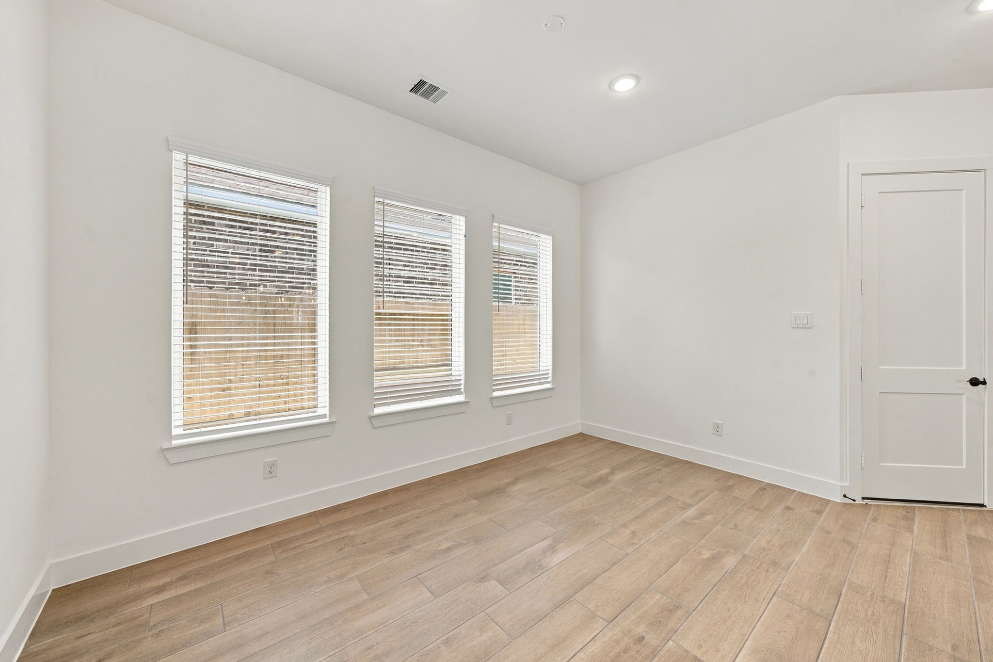 12219 Denham Drive Property Photo 25