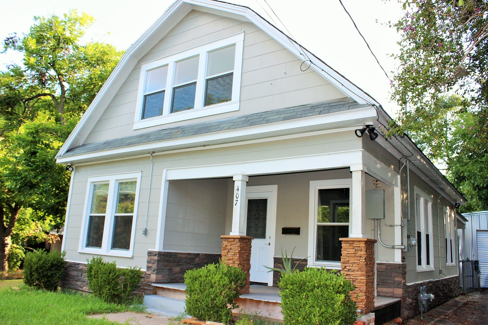 407 N Chappell Hill Street Property Photo 1