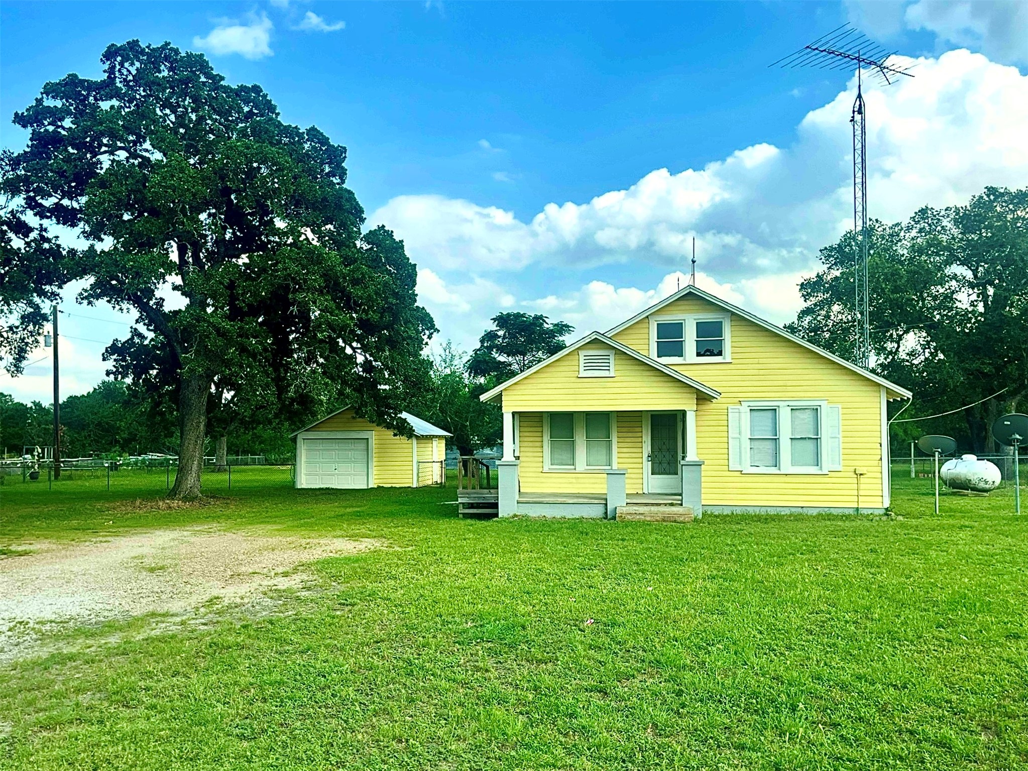 4404 State Highway 159 Property Photo 1