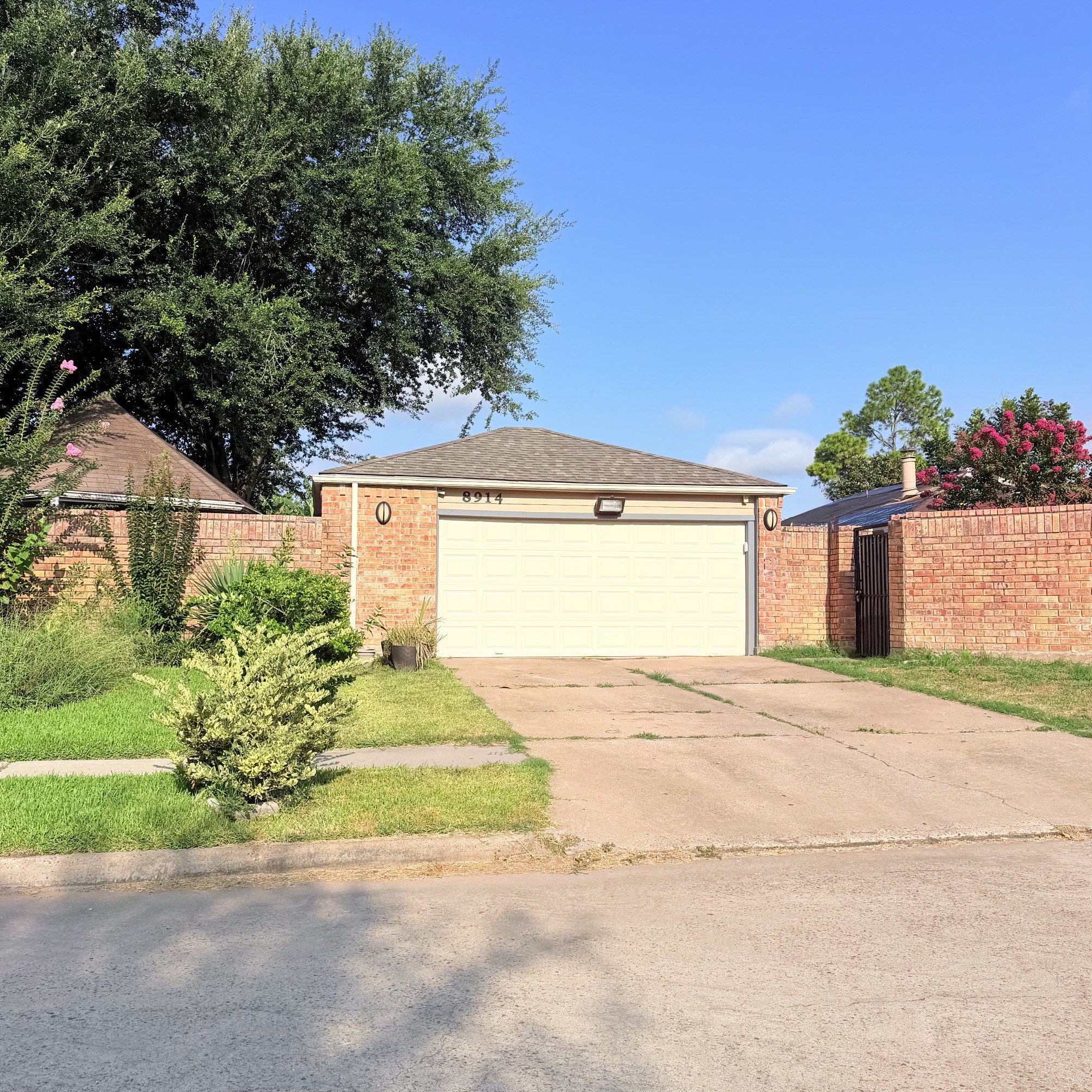 8914 Beau Monde Drive Property Photo 3