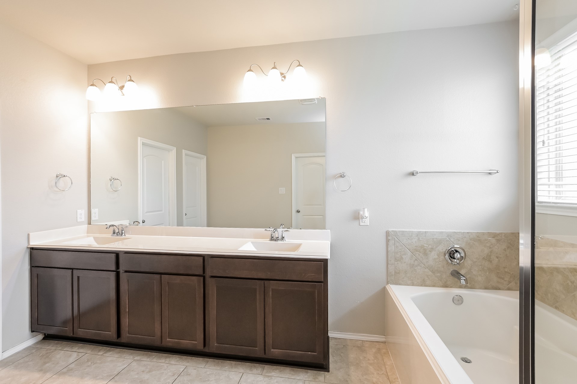 4711 Creekside Haven Trail Property Photo 15