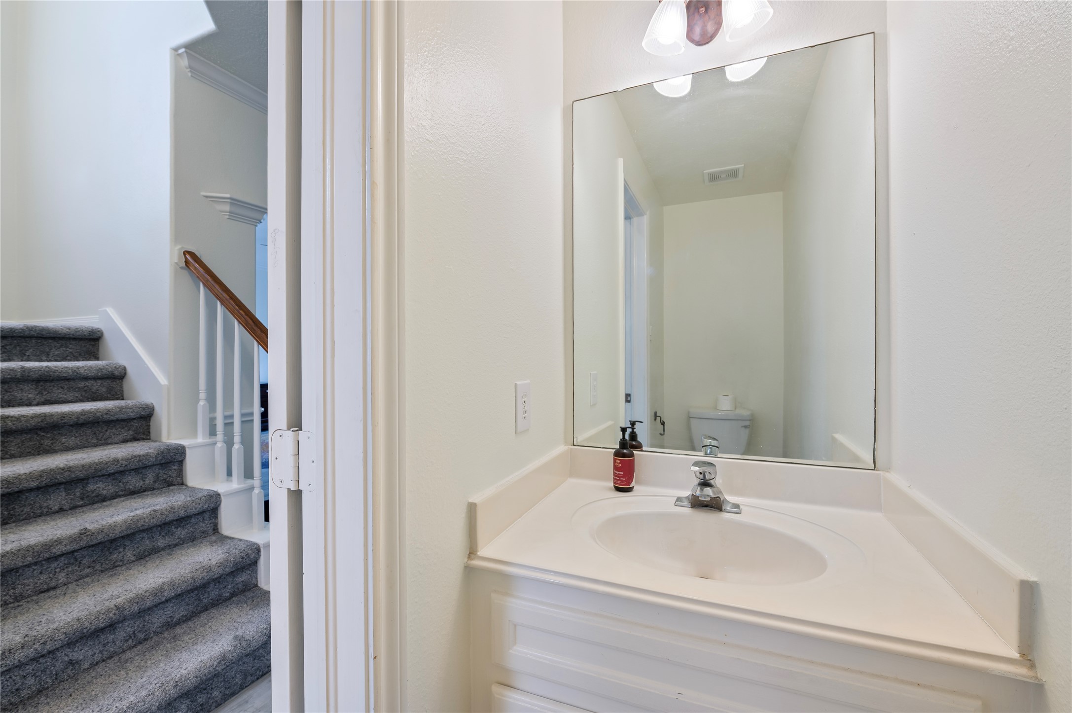 2060 Glencove Drive Property Photo 11