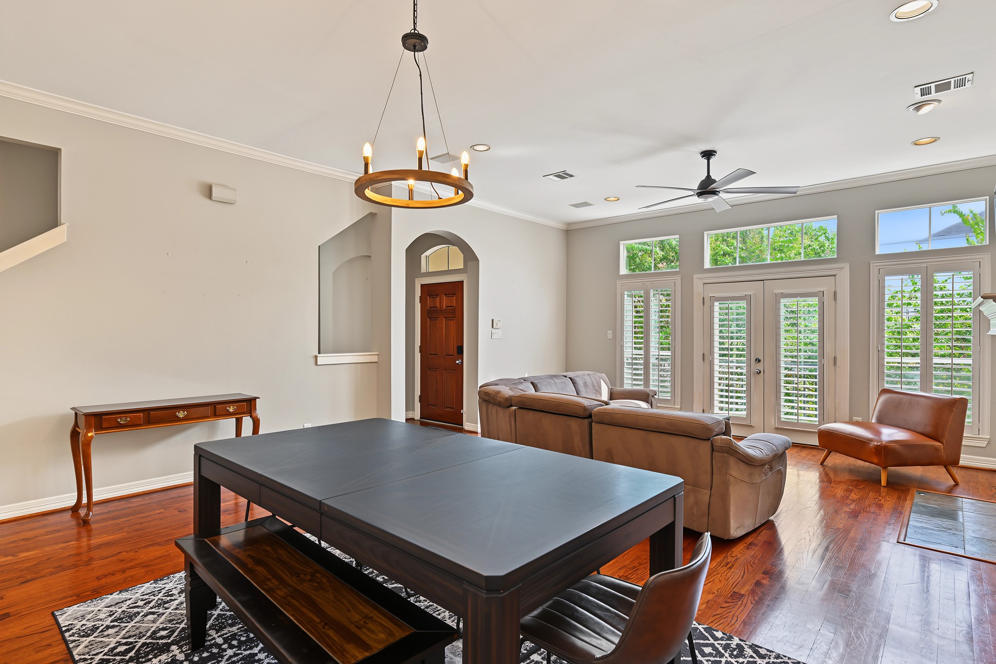 607 Leverkuhn Street Property Photo 4