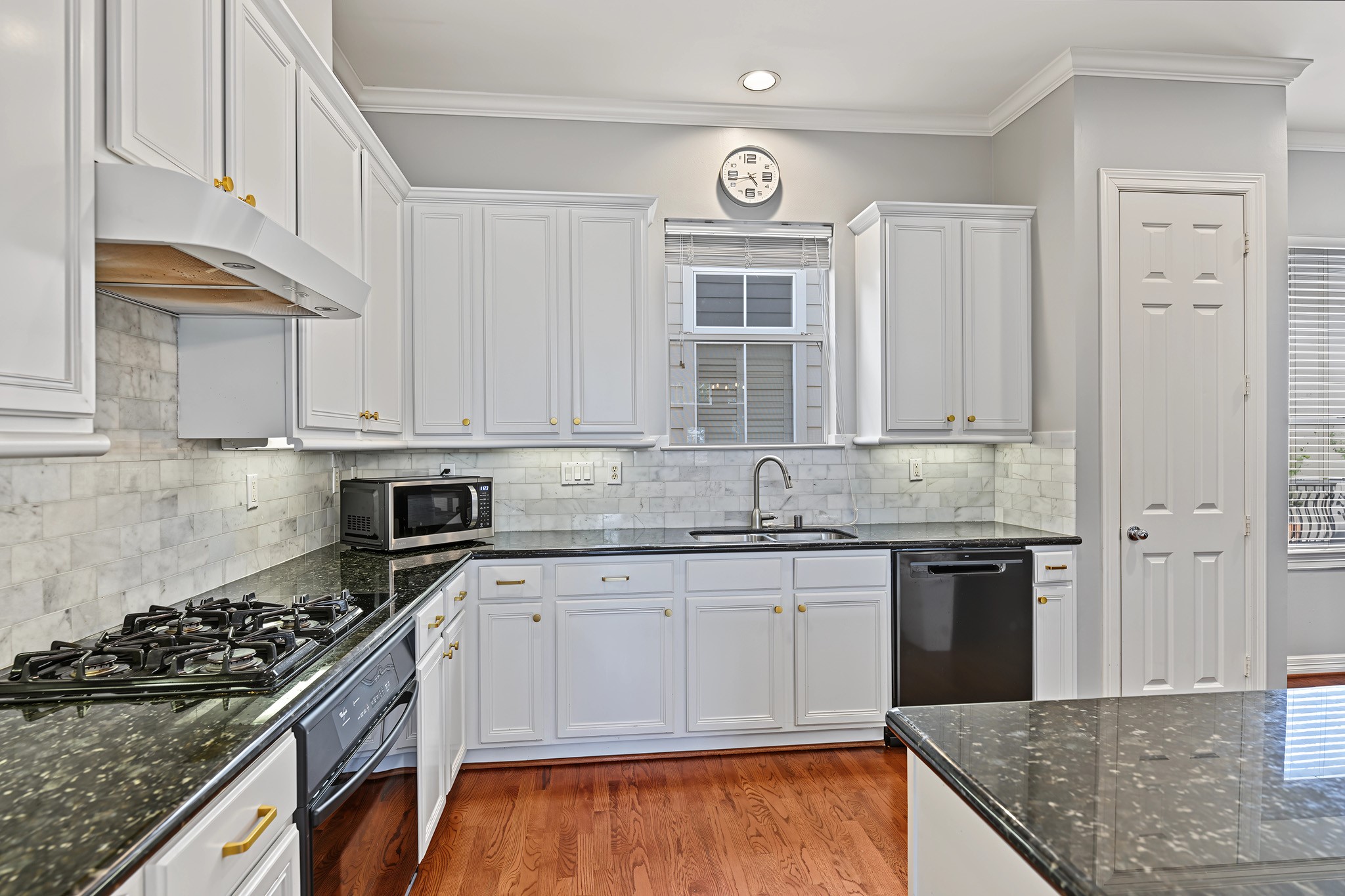 607 Leverkuhn Street Property Photo 8