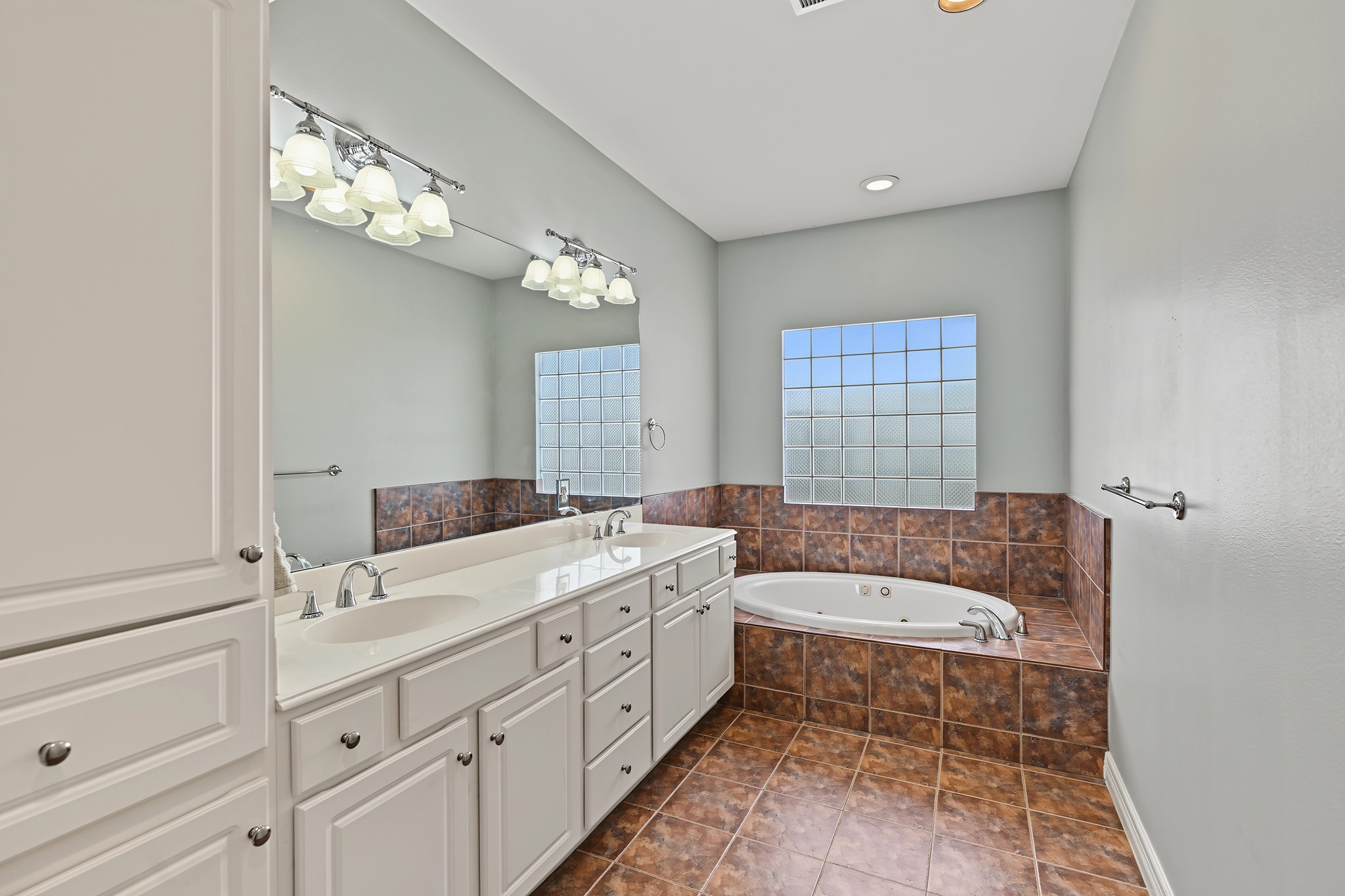 607 Leverkuhn Street Property Photo 12