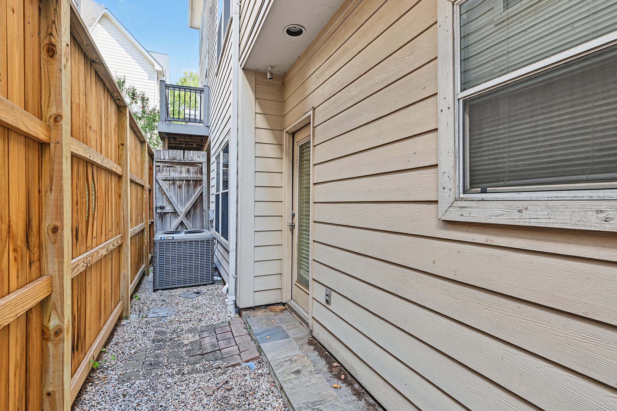 607 Leverkuhn Street Property Photo 20