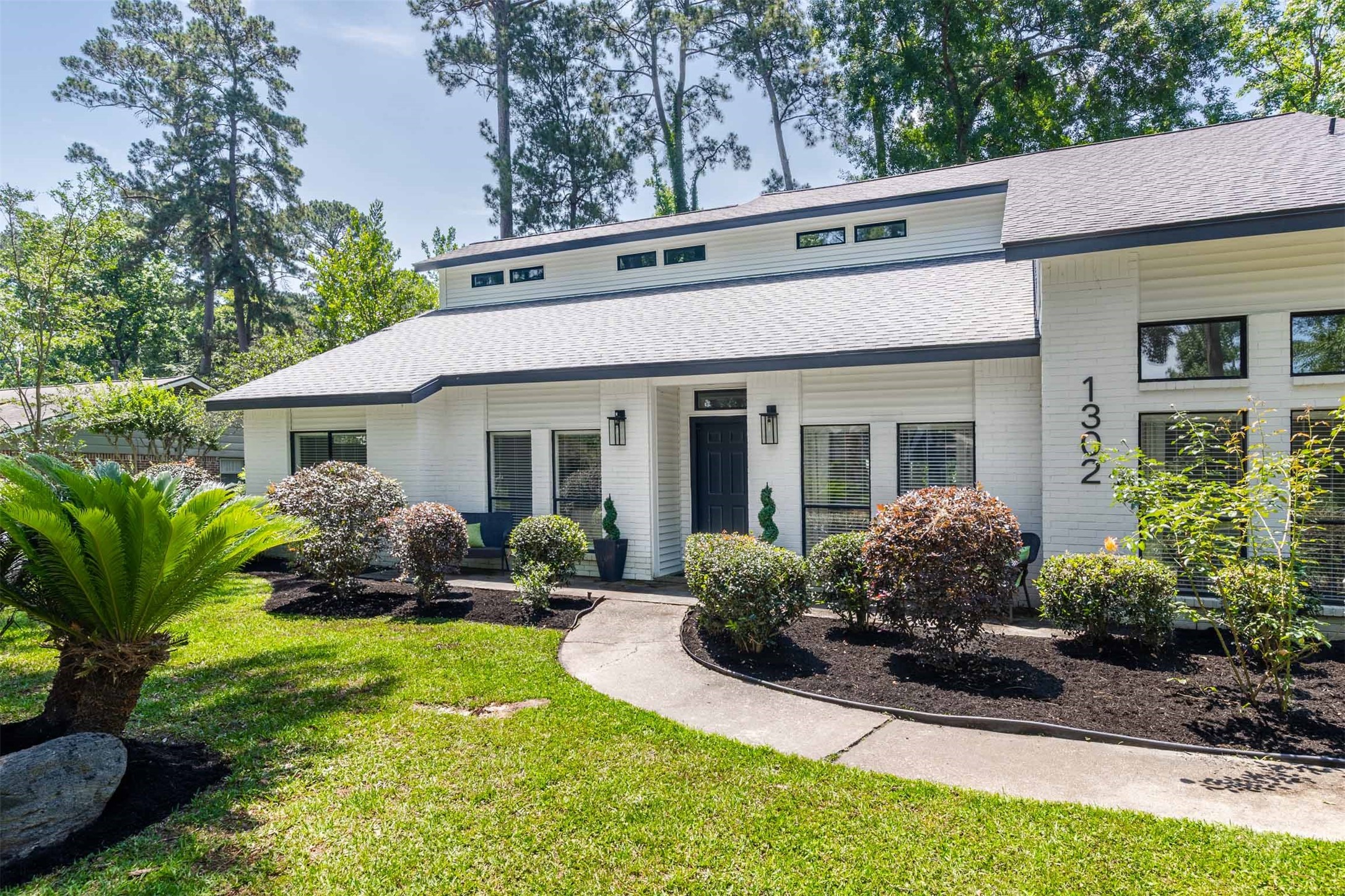 1302 Mustang Trail Property Photo 4