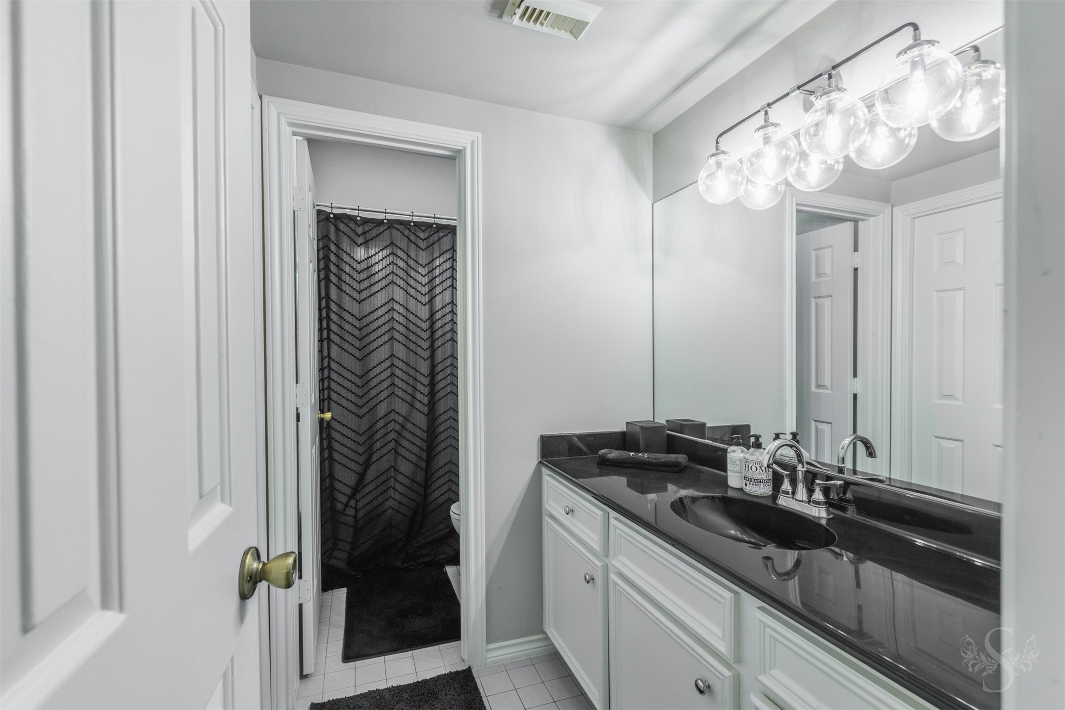 1302 Mustang Trail Property Photo 34