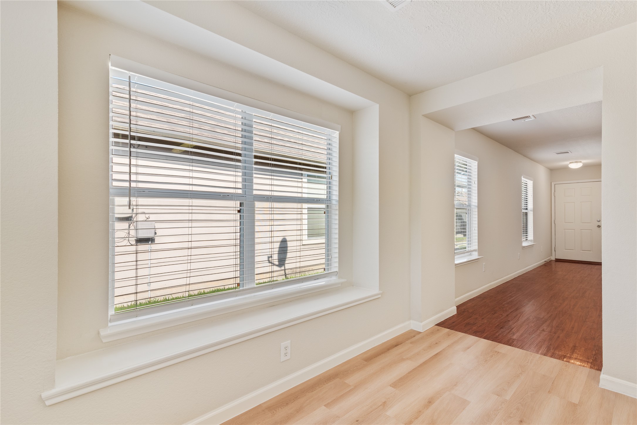 3003 Ribbon Creek Way Property Photo 4