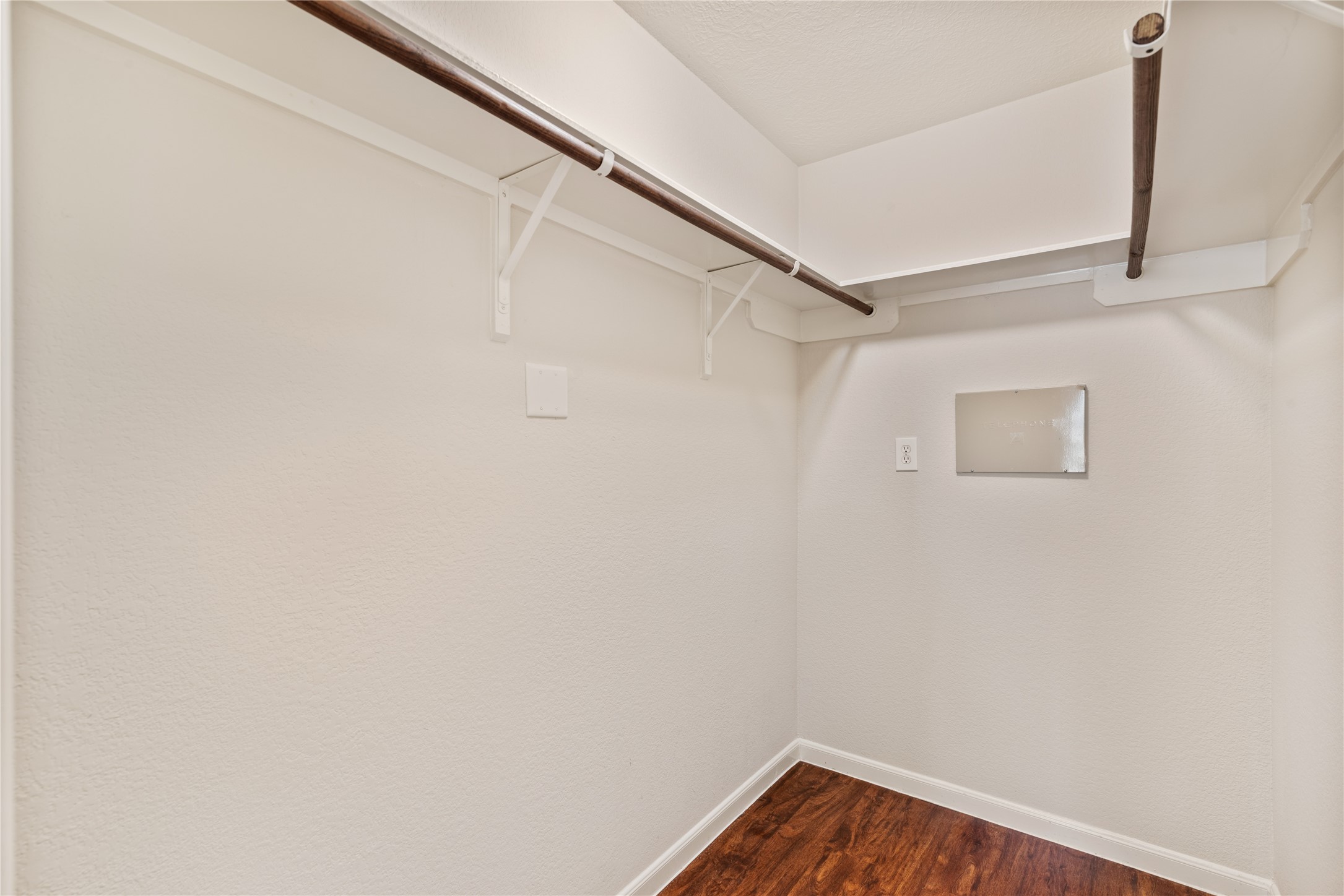 3003 Ribbon Creek Way Property Photo 11