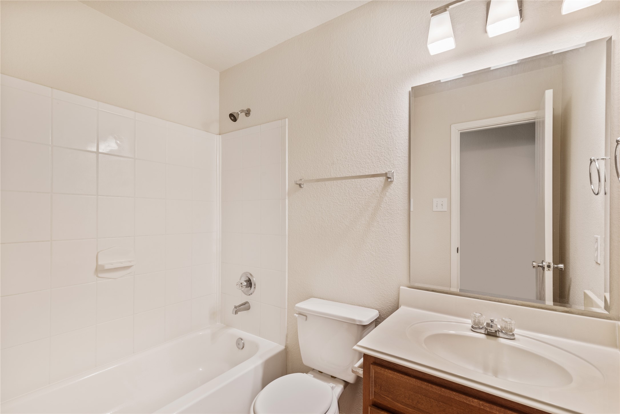 3003 Ribbon Creek Way Property Photo 16