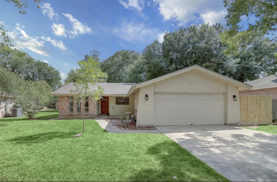 23107 Banquo Drive Property Photo 1