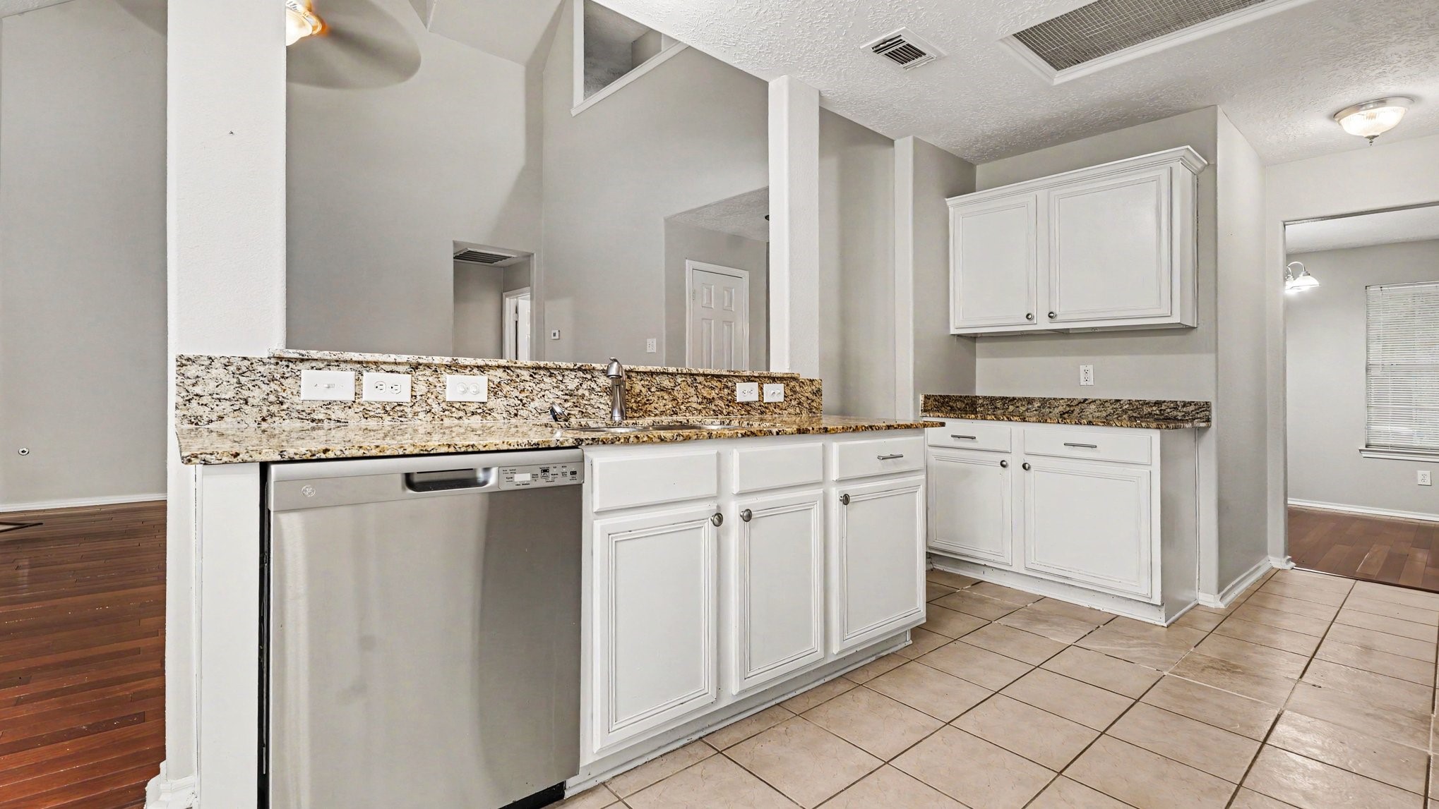 20139 Glen Breeze Court Property Photo 8
