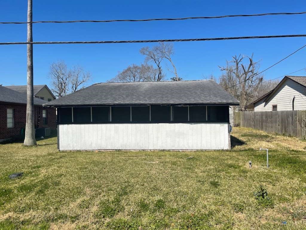 208 E Bernard Street Property Photo