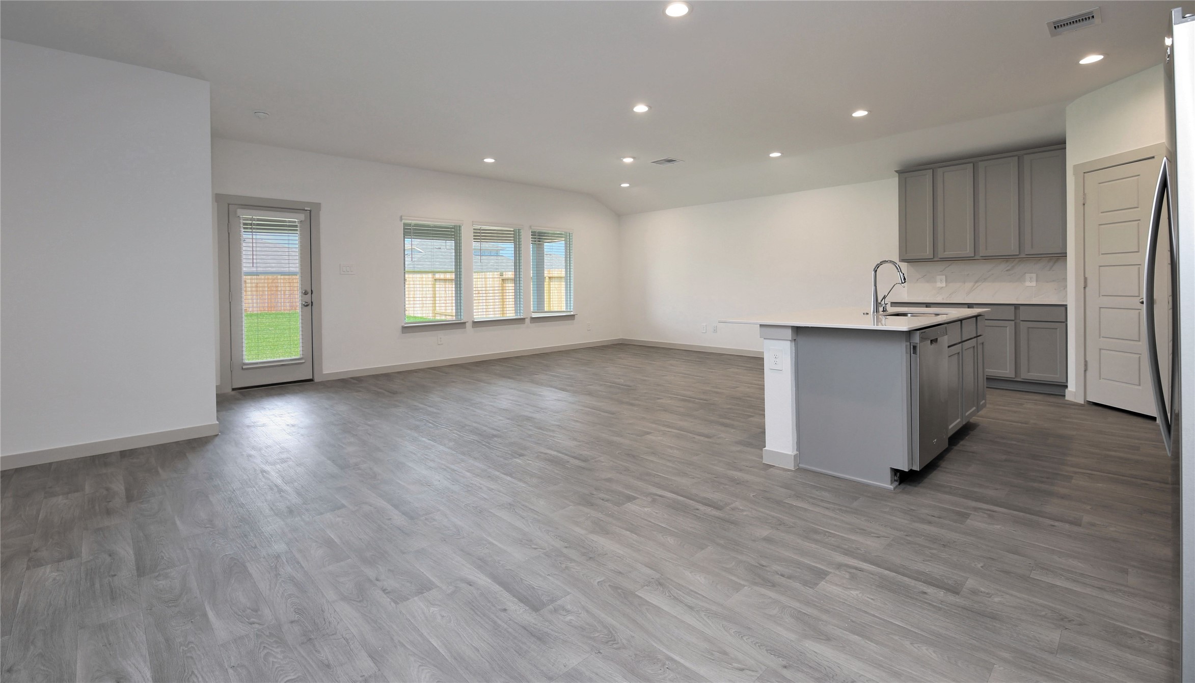 6830 Dell Vista Property Photo 3