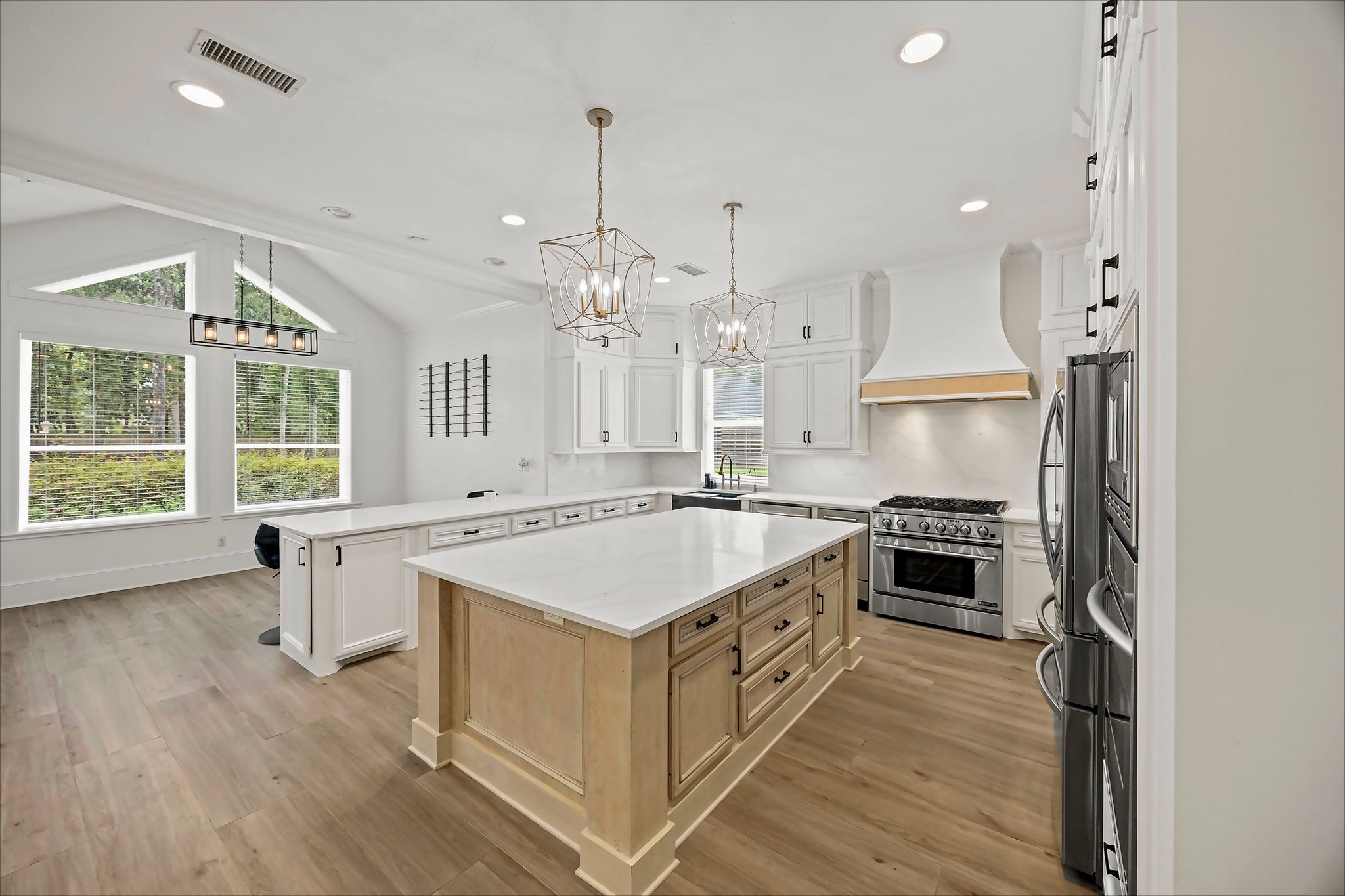 4111 Angling Ln Property Photo 8