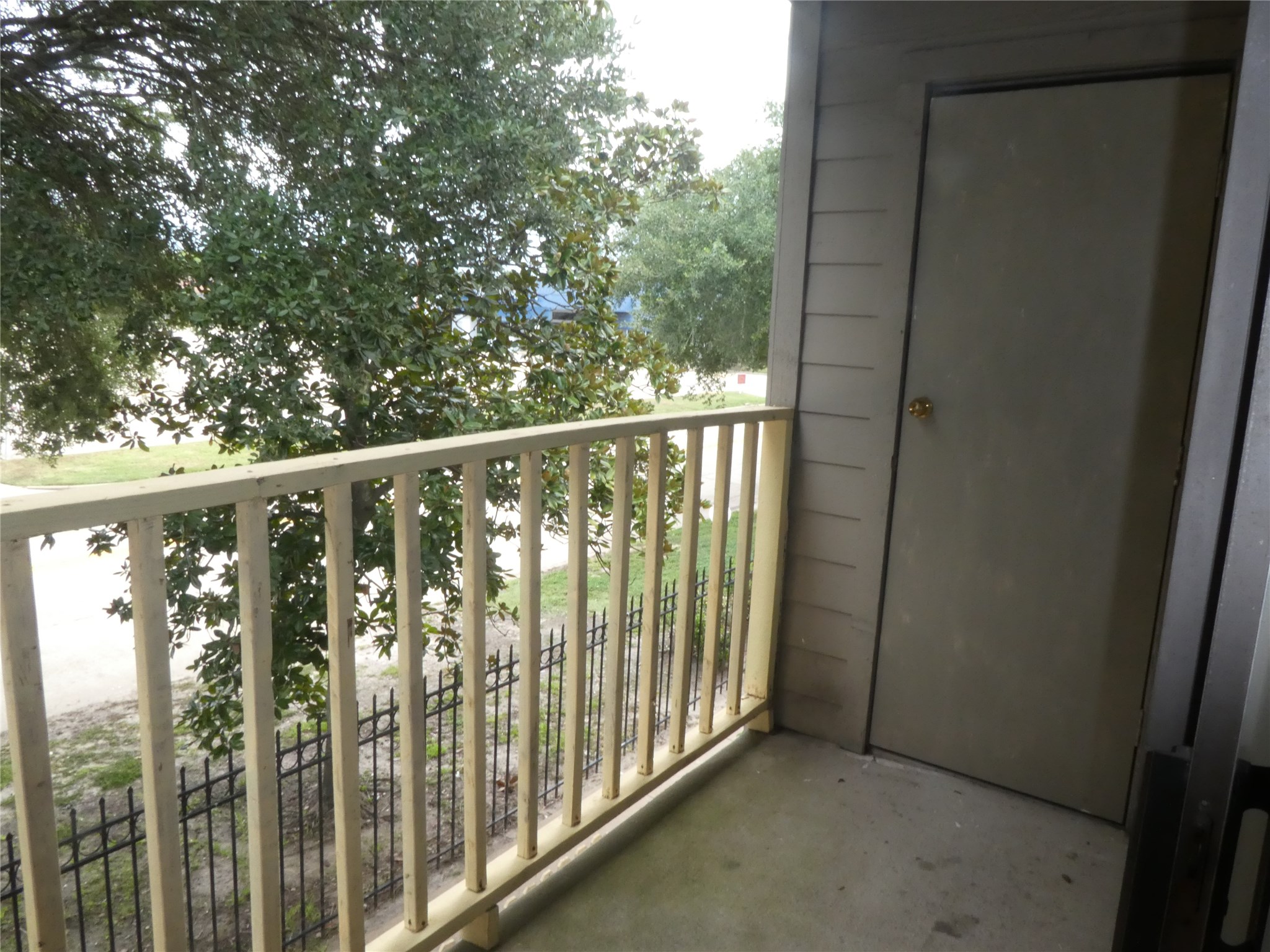 16111 Aspenglen Drive 1004 Property Photo 5