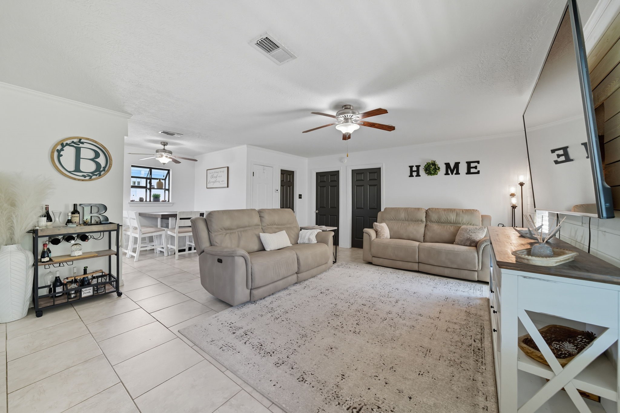 439 Pompano Street Property Photo 5