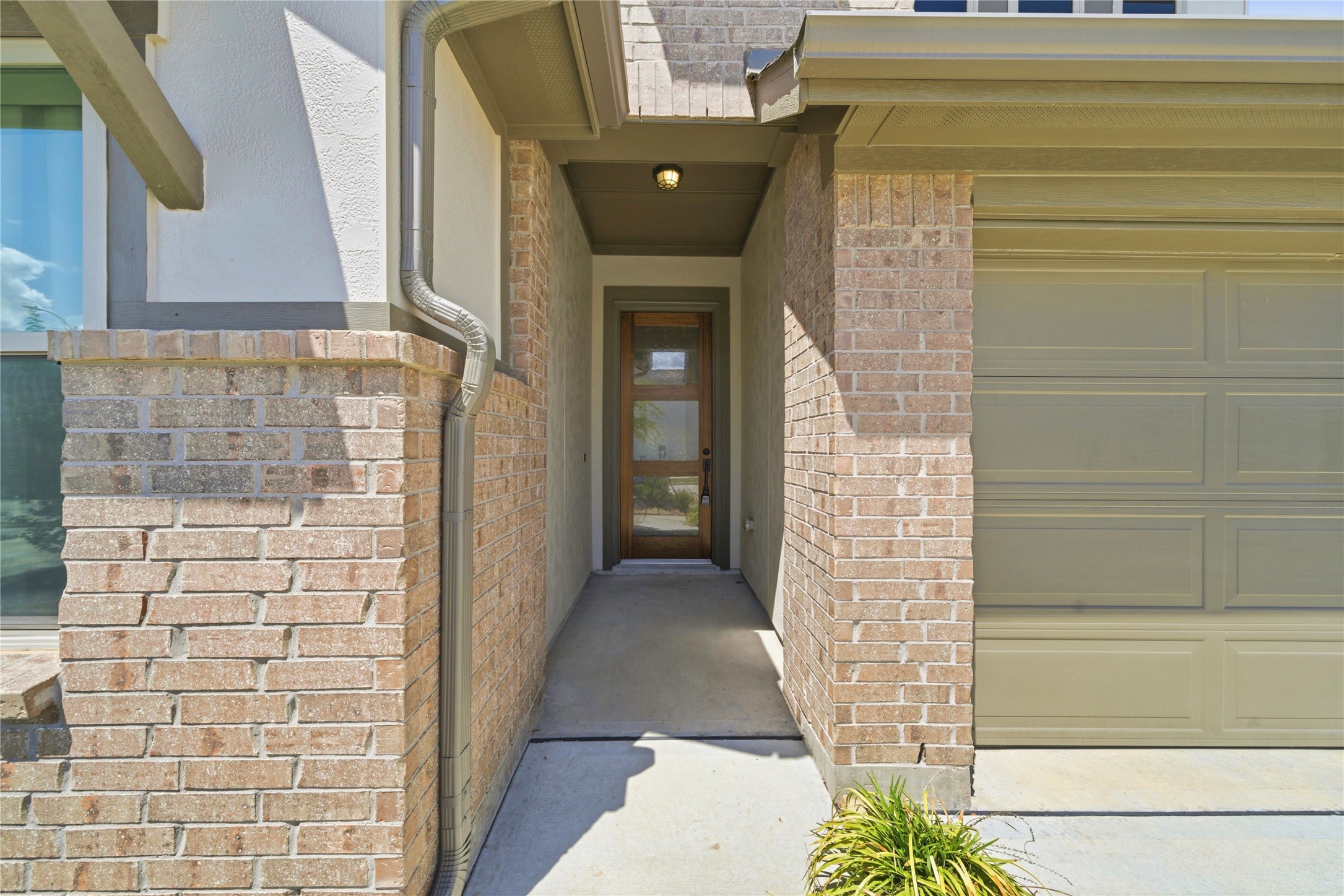 26006 Golden Dawn Trail Property Photo 4