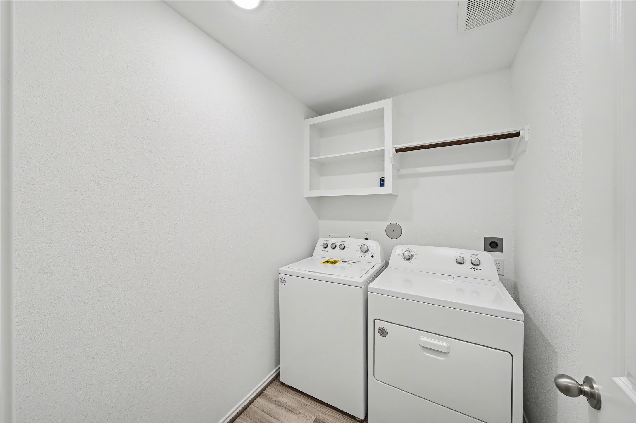 26006 Golden Dawn Trail Property Photo 14