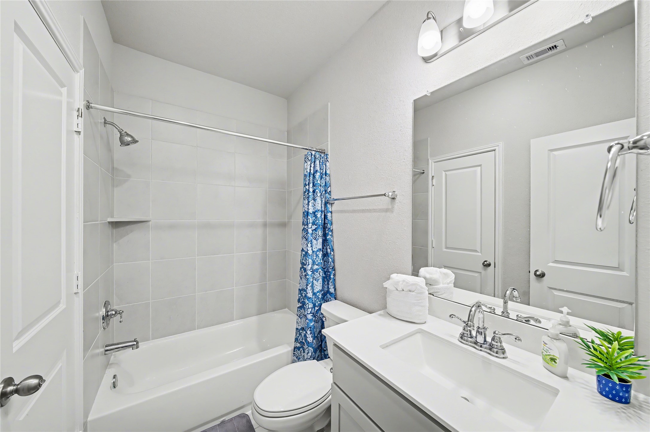 26006 Golden Dawn Trail Property Photo 18