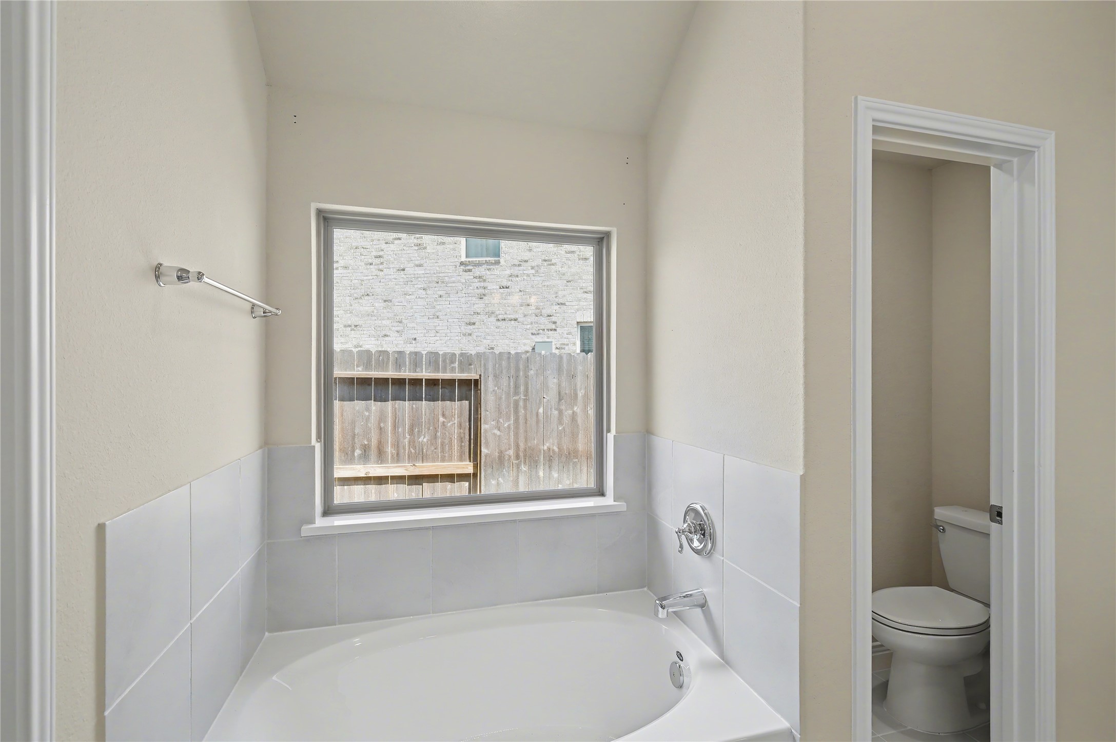 26006 Golden Dawn Trail Property Photo 38