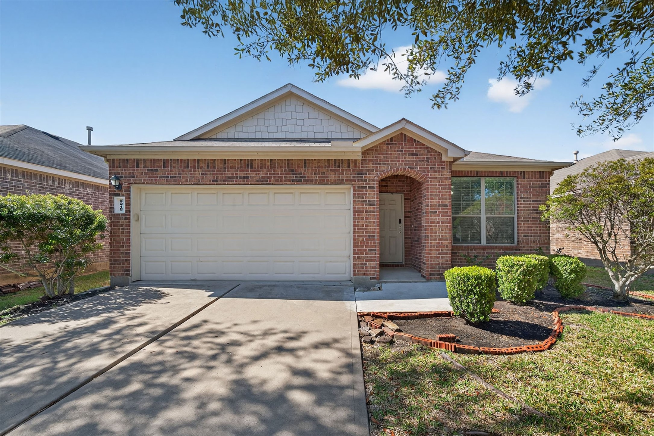 5815 Acacia Rose Court Property Photo 2