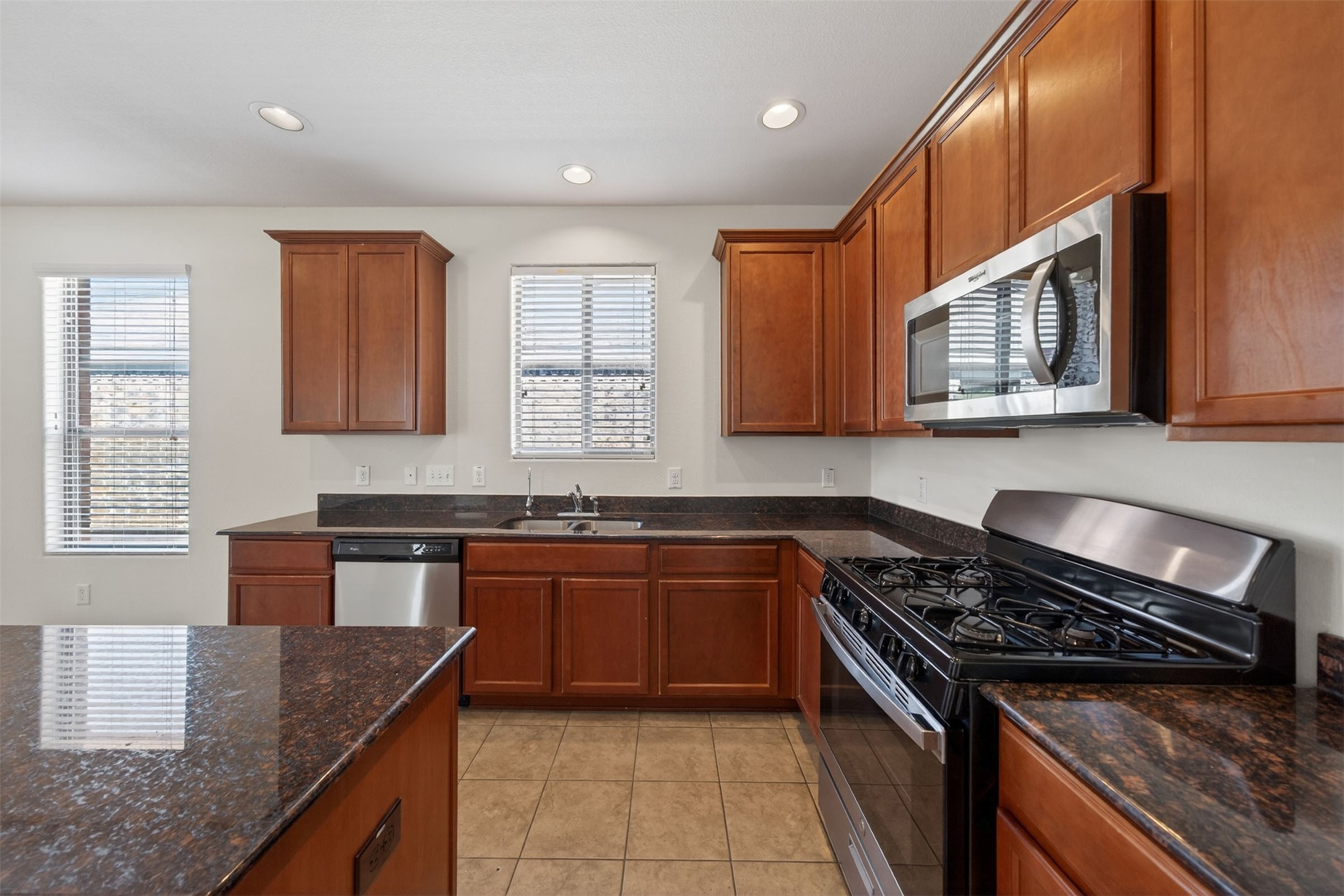 5815 Acacia Rose Court Property Photo 6