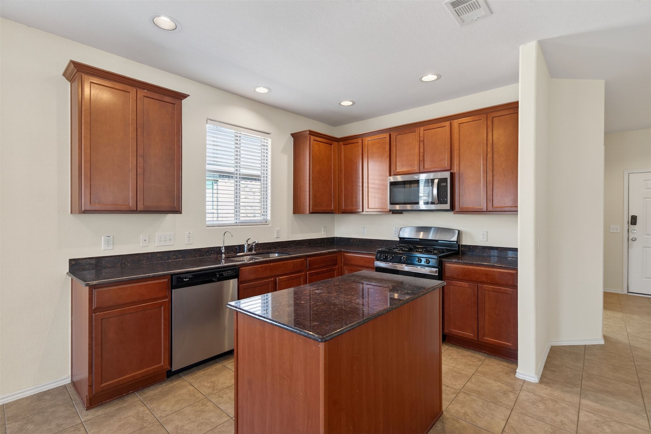 5815 Acacia Rose Court Property Photo 7