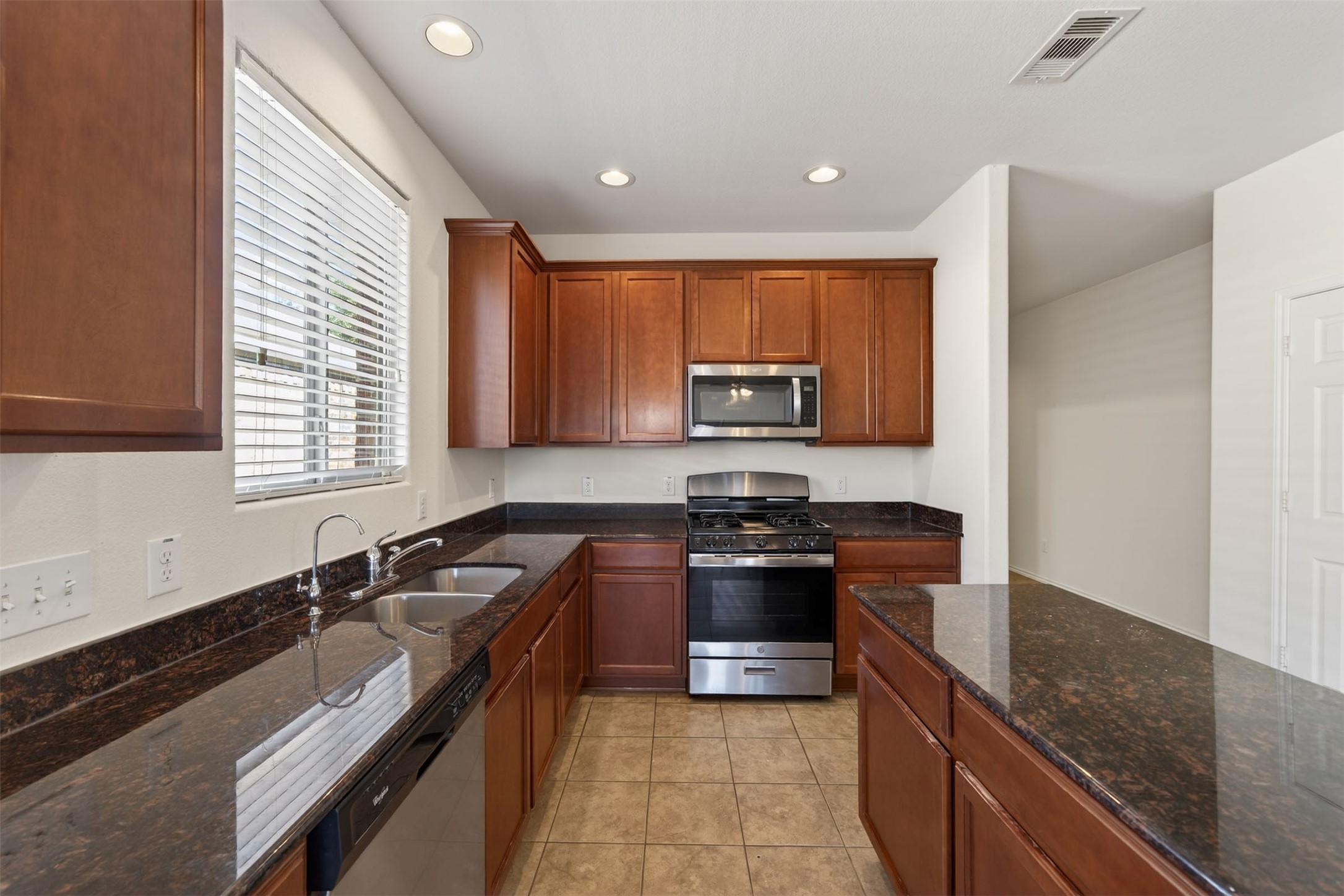 5815 Acacia Rose Court Property Photo 8