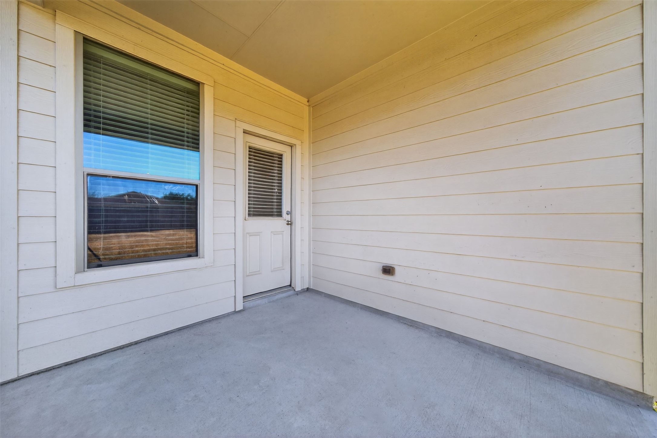 5815 Acacia Rose Court Property Photo 30