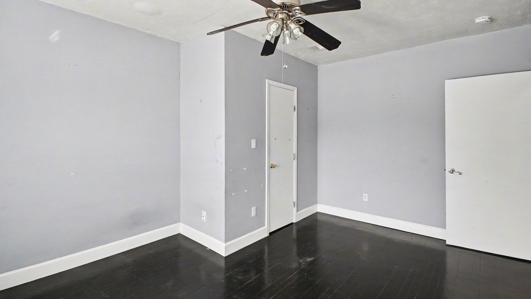 2005 Wentworth Street Property Photo 6