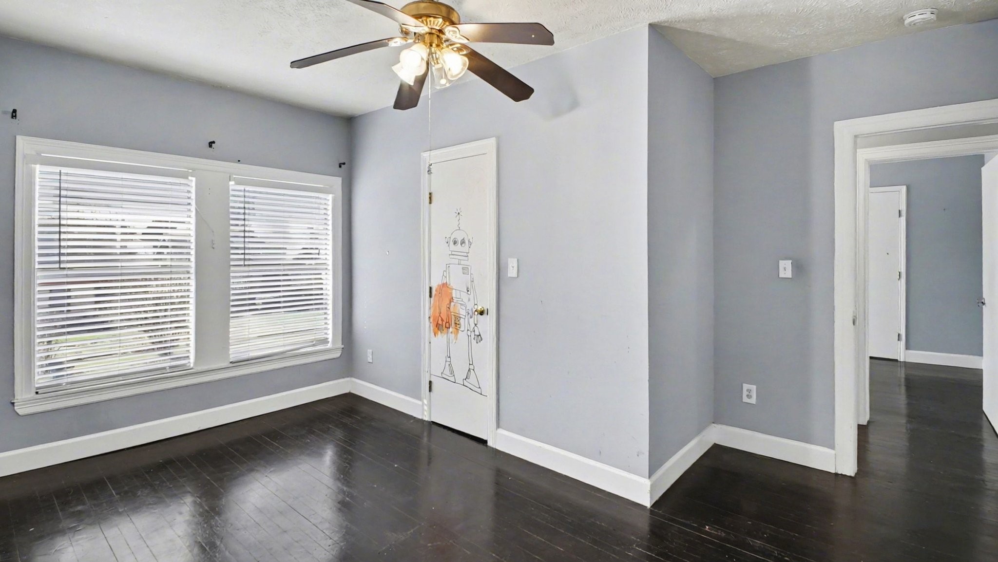 2005 Wentworth Street Property Photo 10
