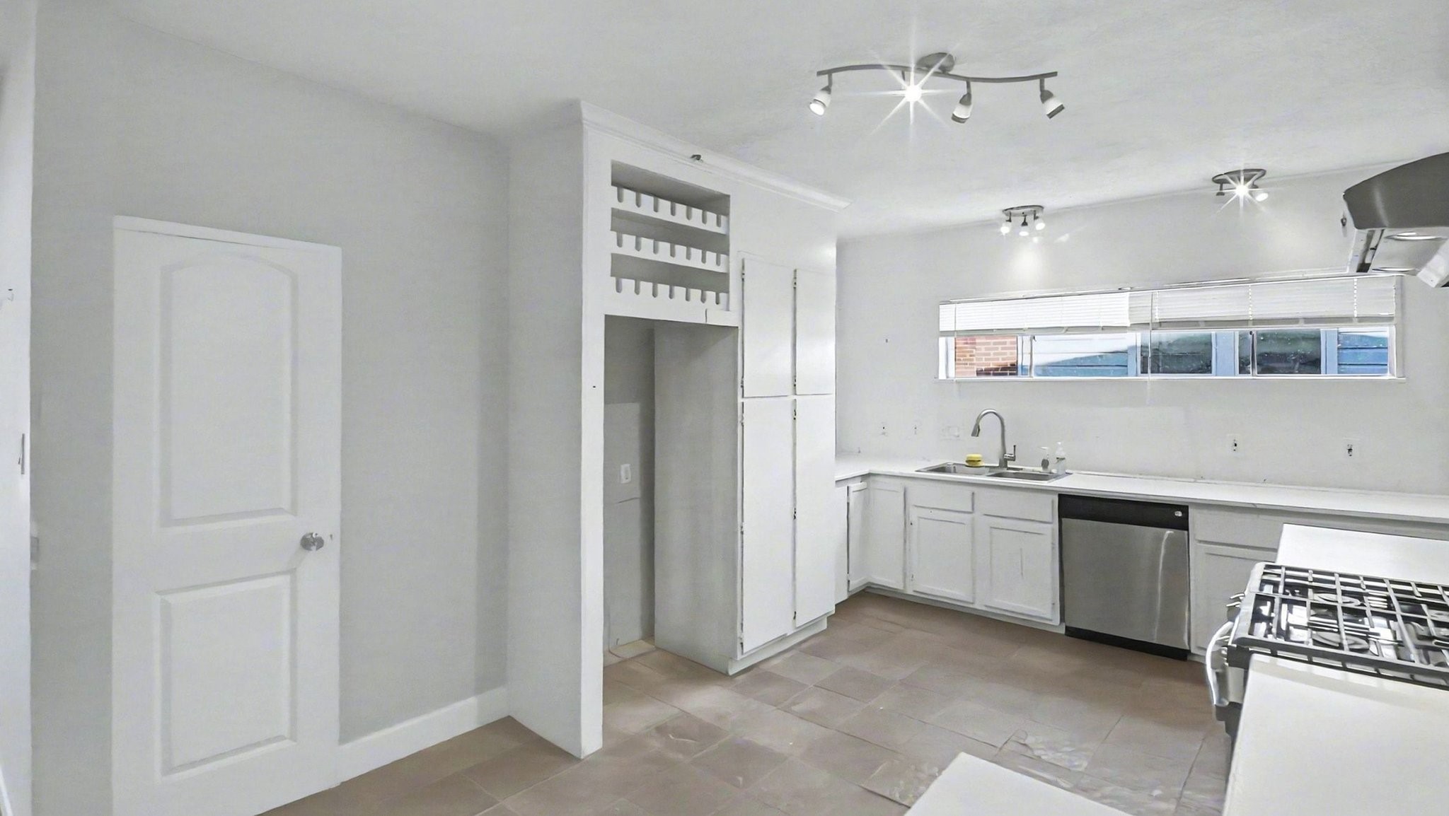 2005 Wentworth Street Property Photo 20