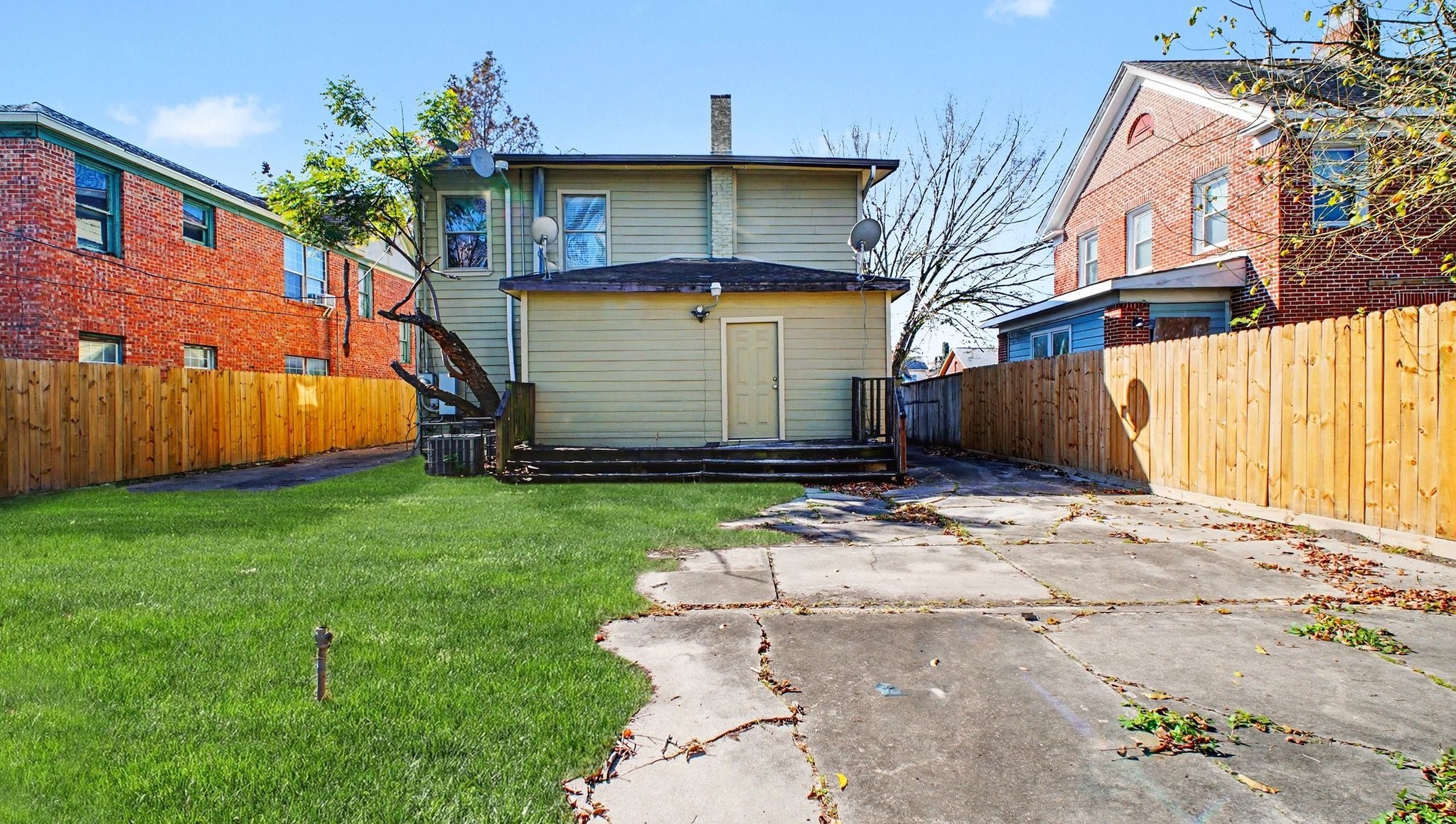 2005 Wentworth Street Property Photo 35