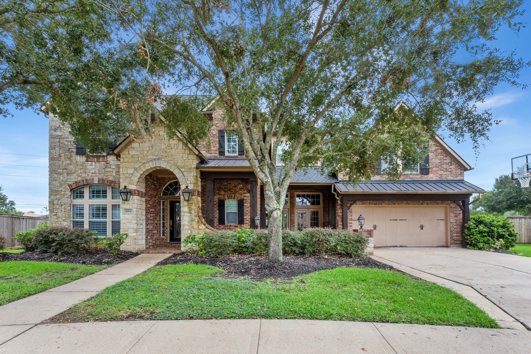 7014 Lake Haven Court Property Photo