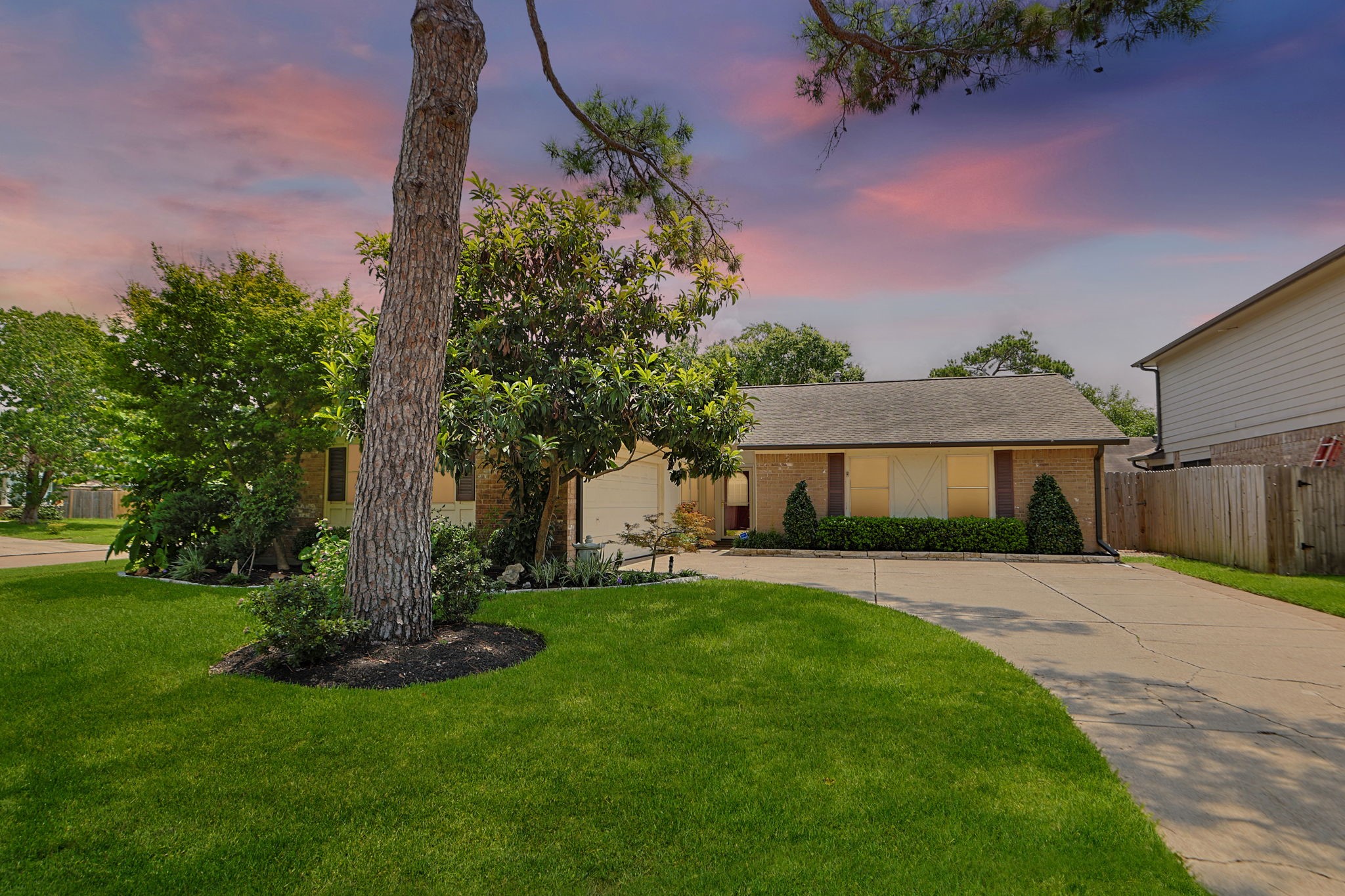 8638 Lake Crystal Drive Property Photo 1