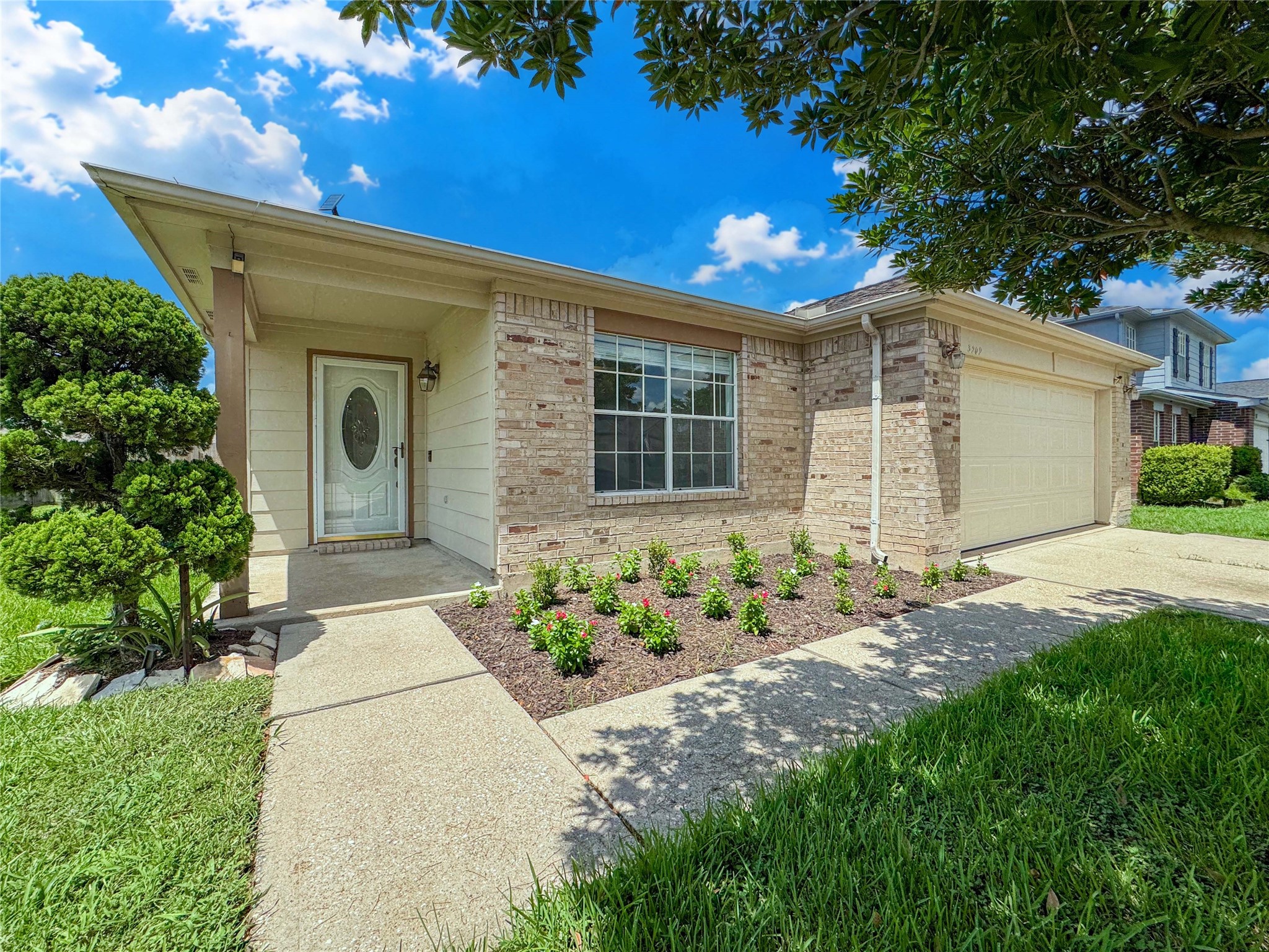 3209 Wheatmeadow Court Property Photo 1