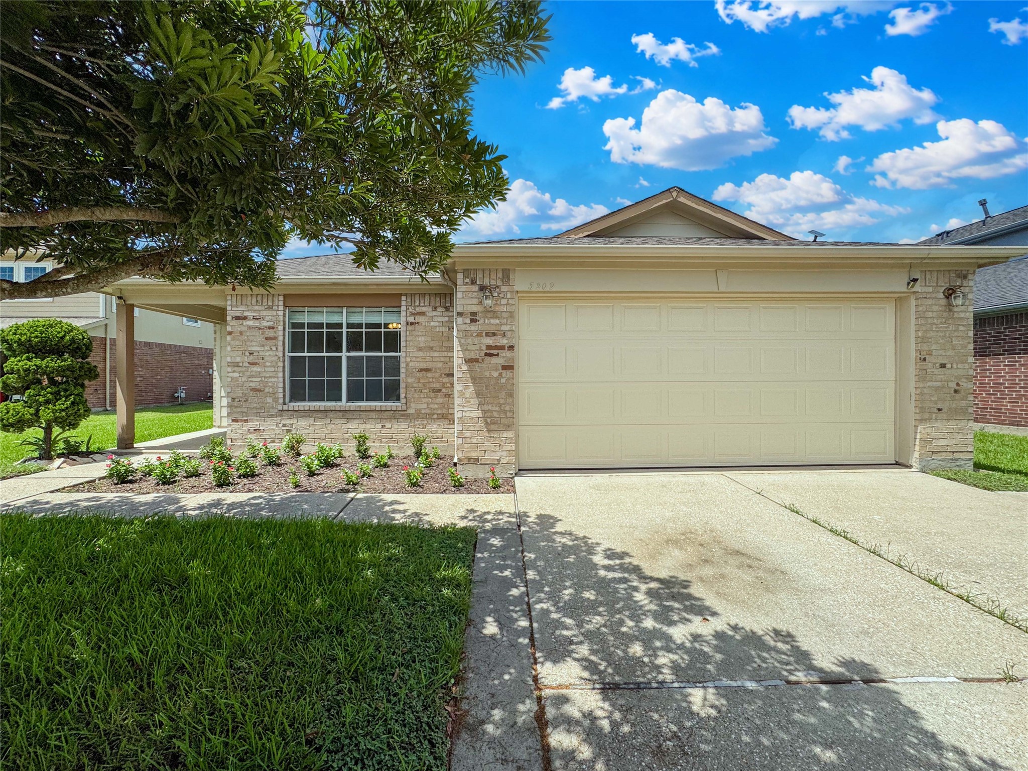 3209 Wheatmeadow Court Property Photo 2